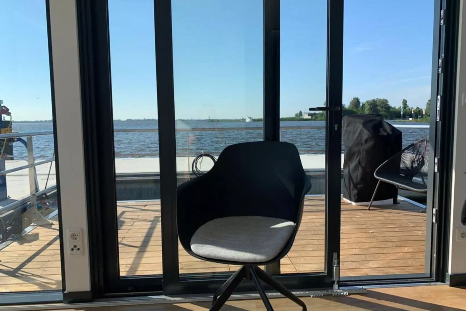 Houseboat Earrebarre - Paviljoenwei 1 - Offingawier