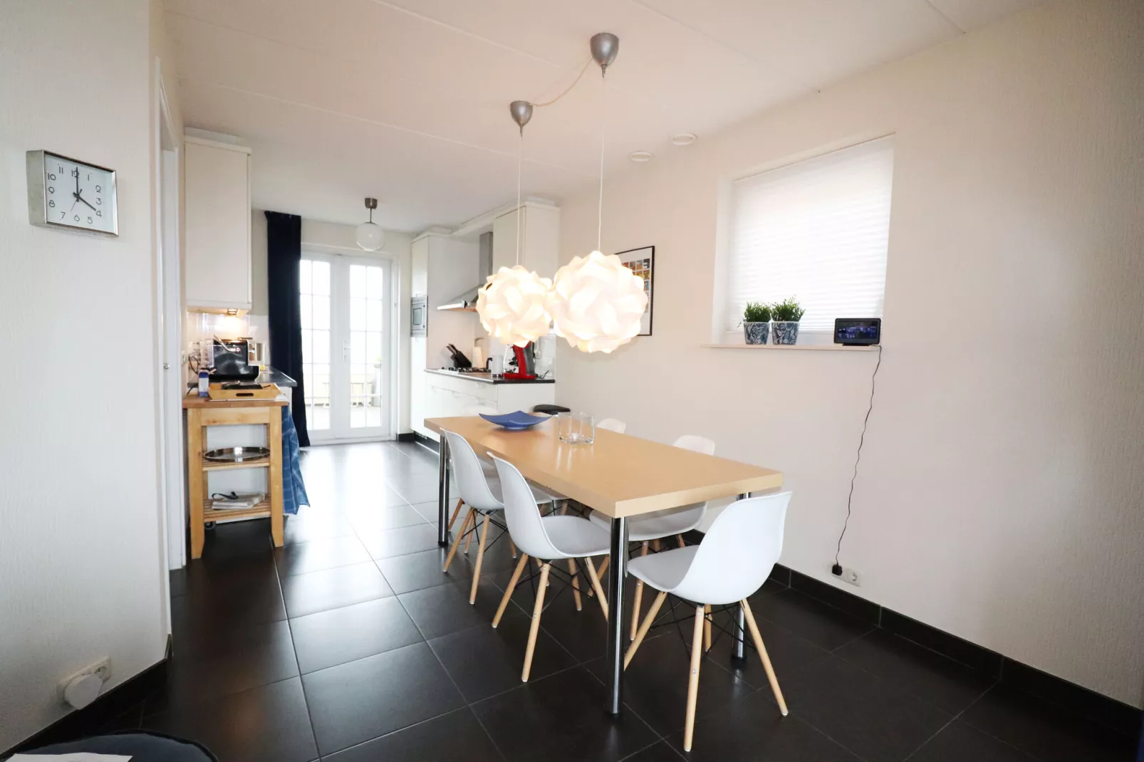 Moderne schiphuiswoning in Stavoren-Eetkamer