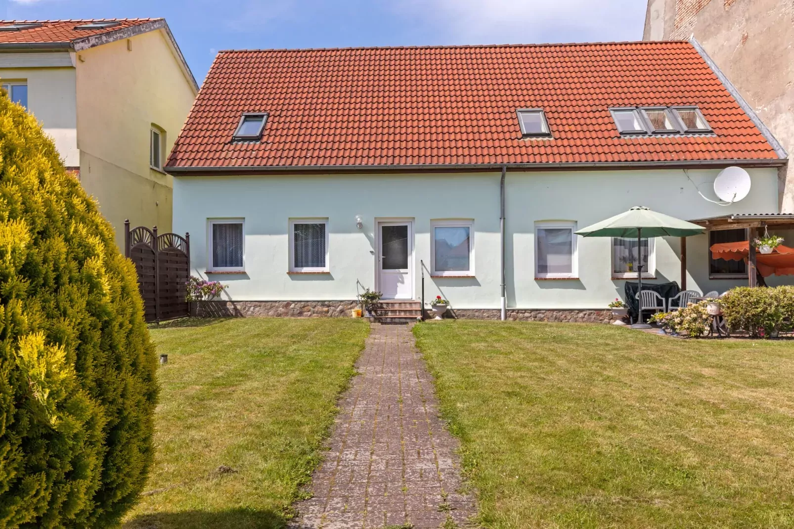 Kirchturmblick 2-Buitenkant zomer
