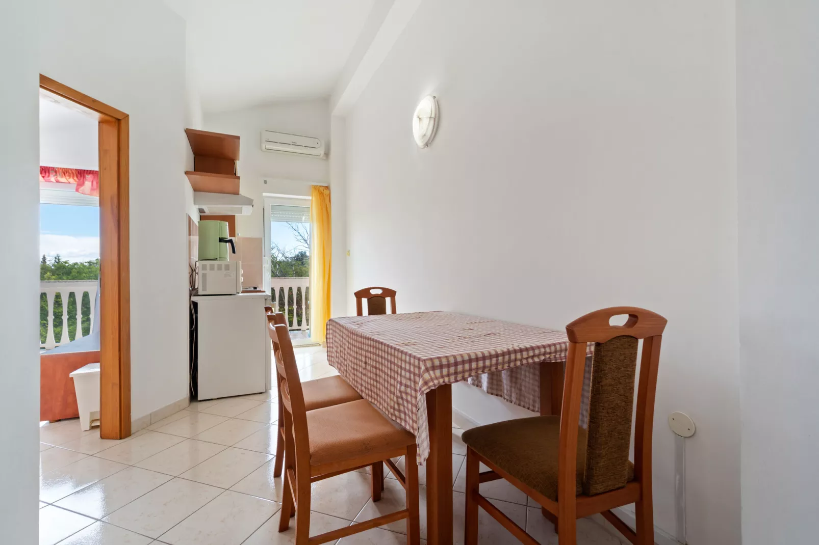 Apartment  6-Eetkamer