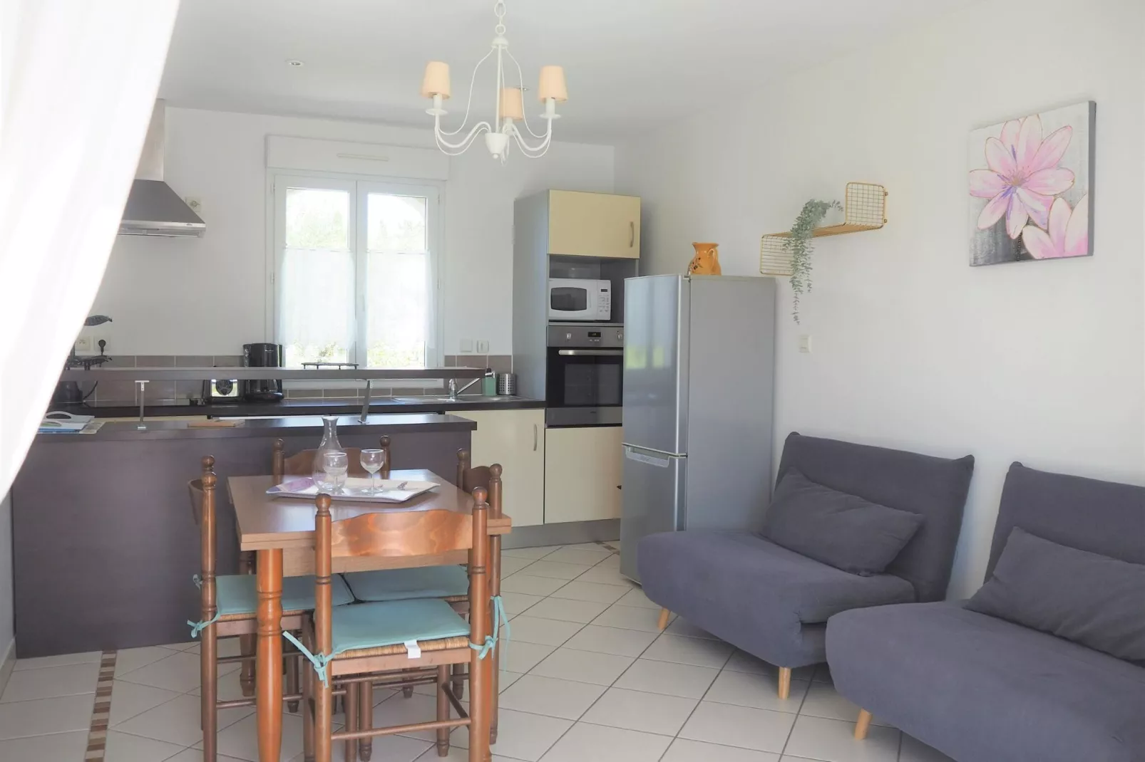 Ferienhaus in L'Isle-sur-la-Sorgue-Eetkamer