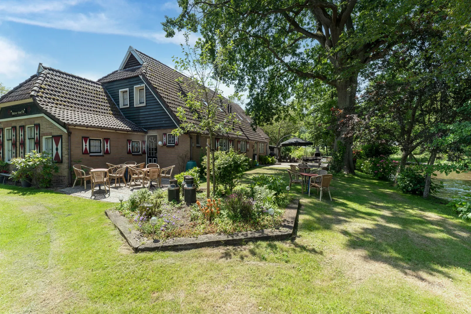 Hoeve Ginette - benedenverdieping-Buitenkant zomer