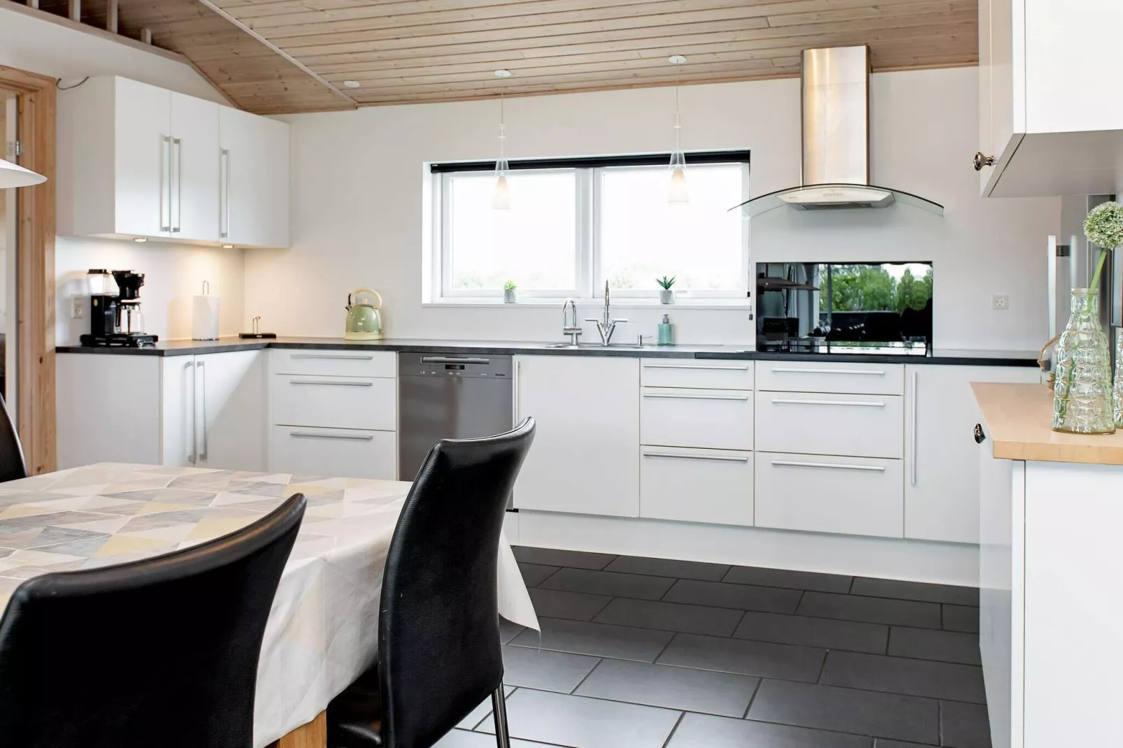 Luxe retraite met zwembad -- By Traum Ferienwohnungen-Binnen