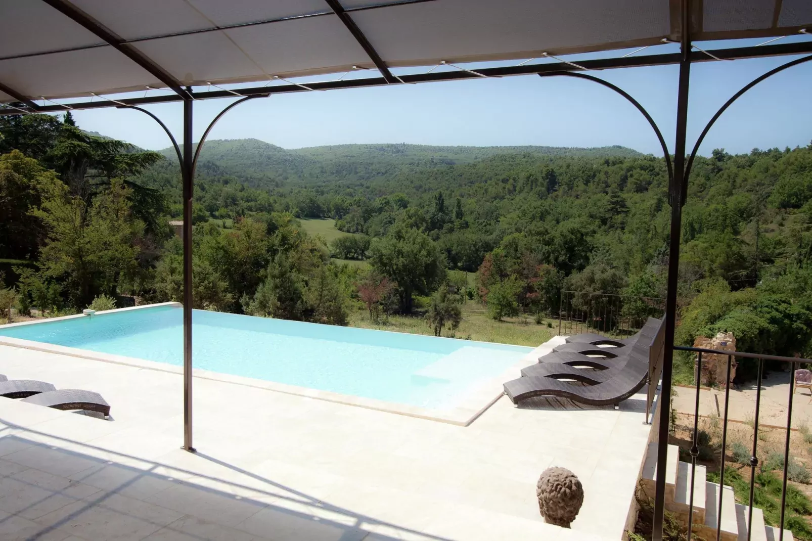 La Colline de Reves plus 3 gites-Uitzicht zomer