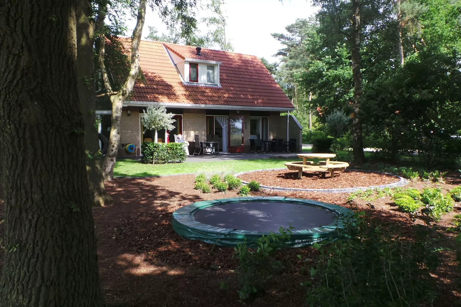 Buitenplaats Berg en Bos nummer 15-Tuinen zomer