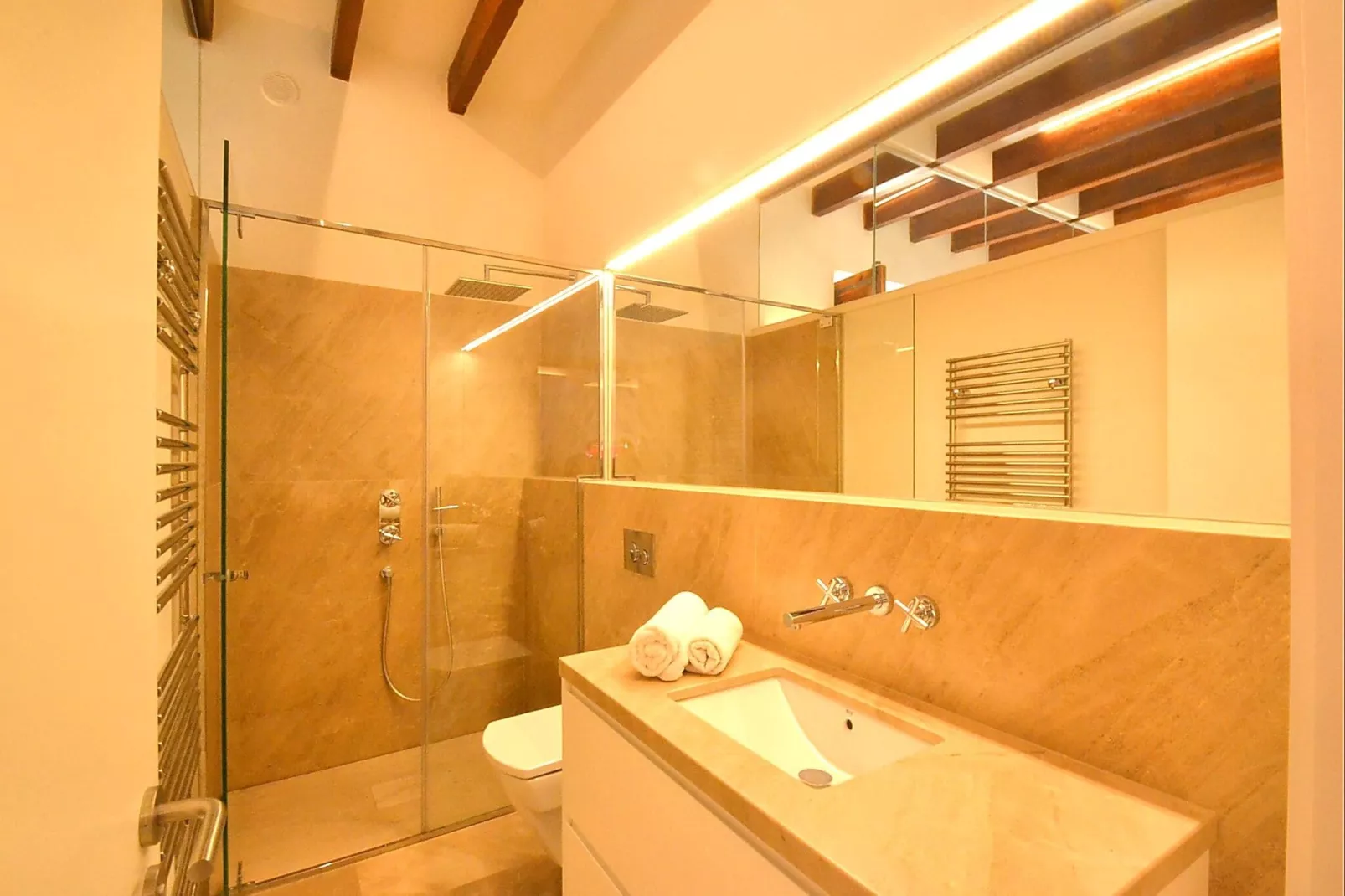 Moderne stadswoning  top kwaliteit in Petra met privé zwembad-Badkamer