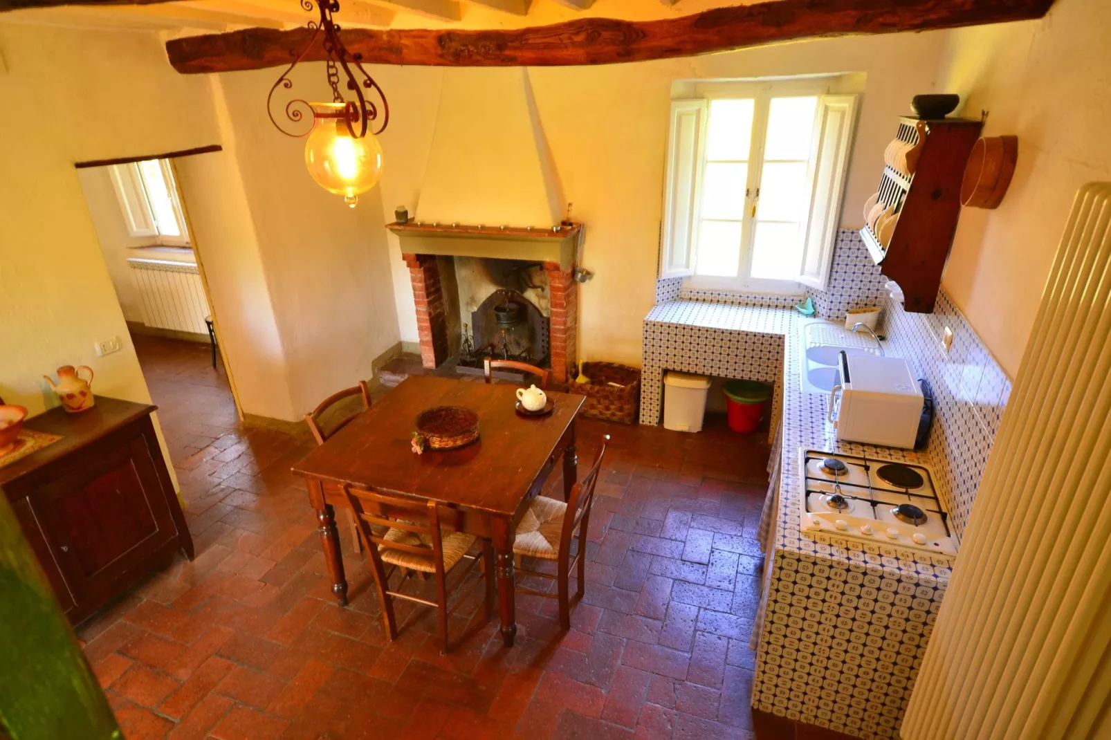 Mooi ouderwets en gezellig vakantiehuis met zwembad in een landelijke omgeving-Keuken