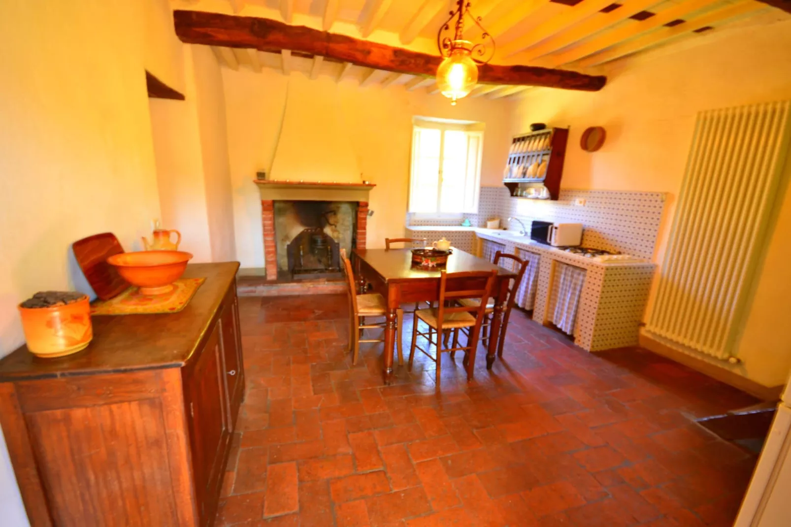 Mooi ouderwets en gezellig vakantiehuis met zwembad in een landelijke omgeving-Keuken