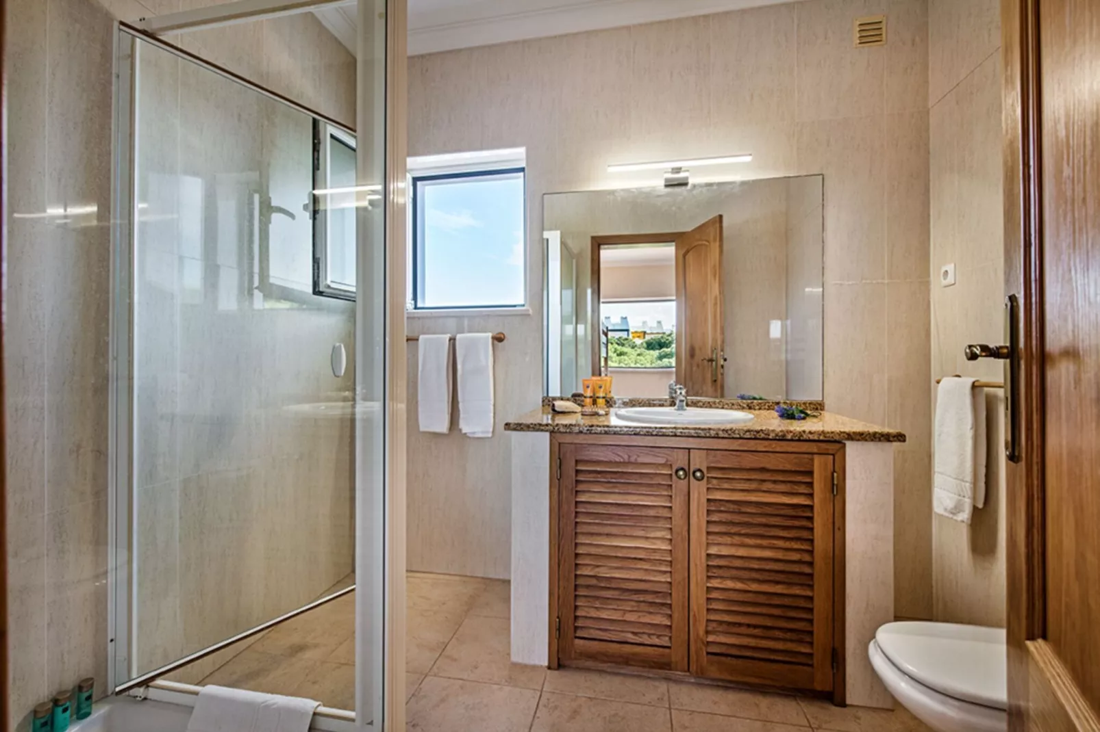 Praia Verde-Badkamer
