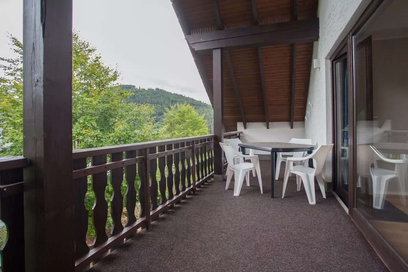 Am Bergelchen 13-MU-Terrasbalkon