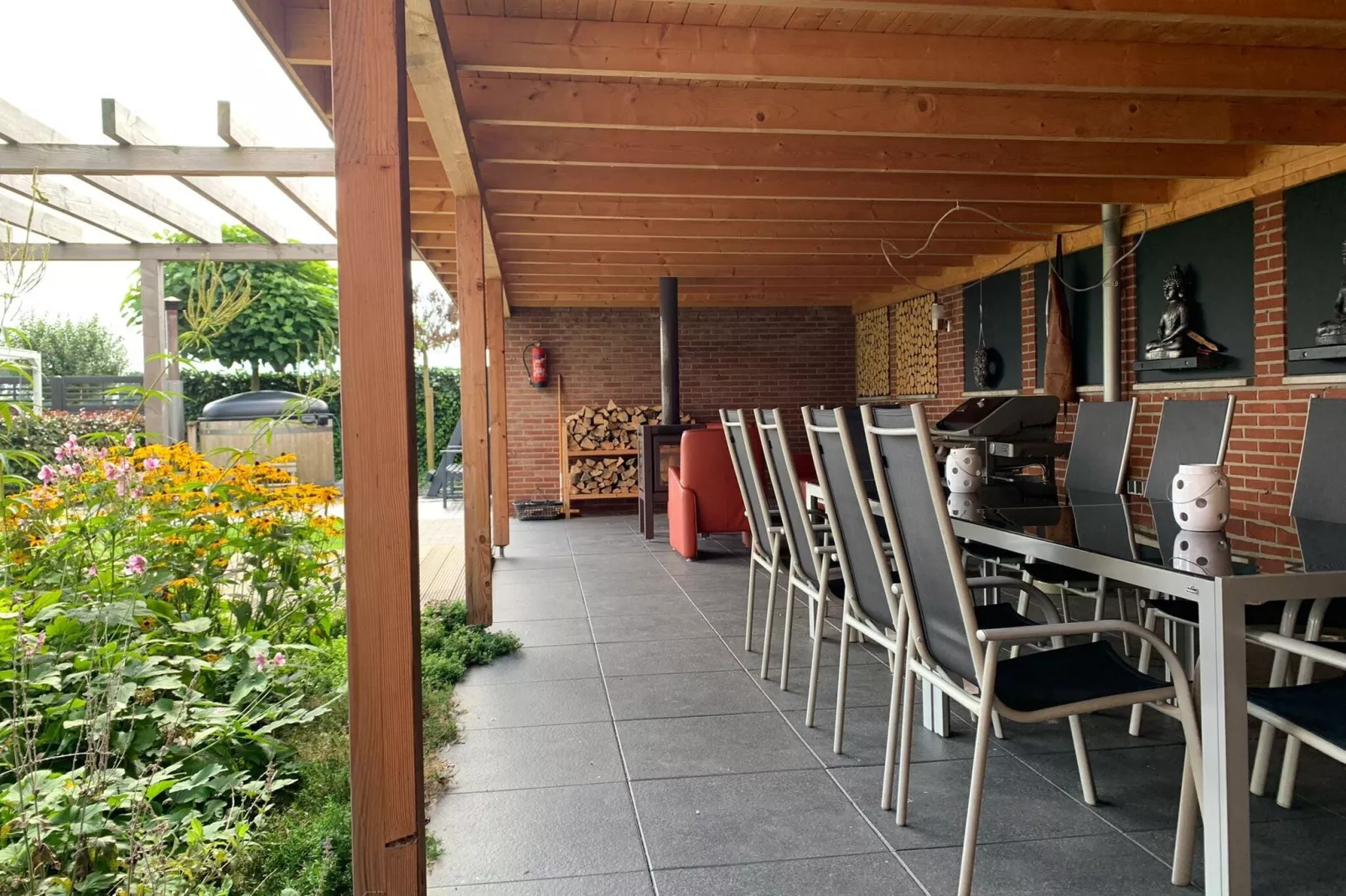 Villa Grenszicht-Terrasbalkon