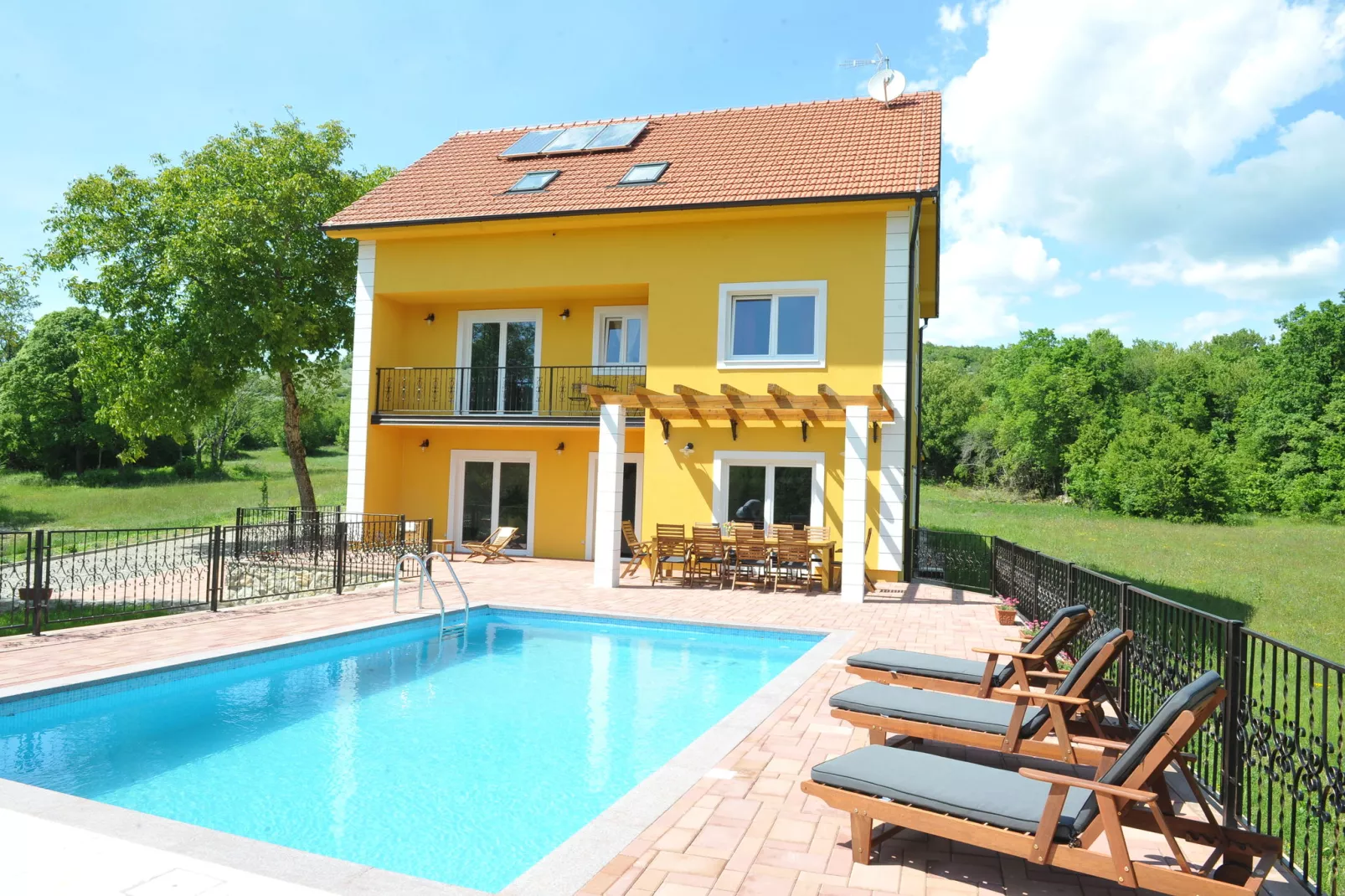 poolofhouse