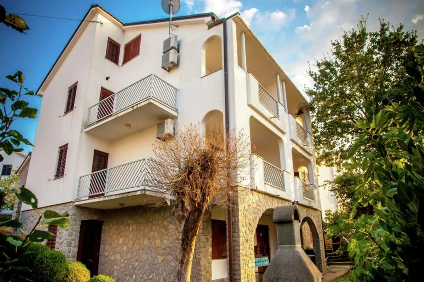 Apartment Kristina-Buitenkant zomer
