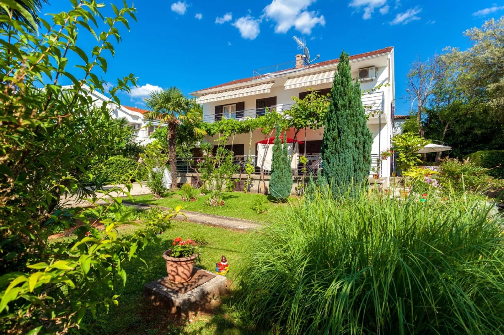 Apartment Marija-Buitenkant zomer
