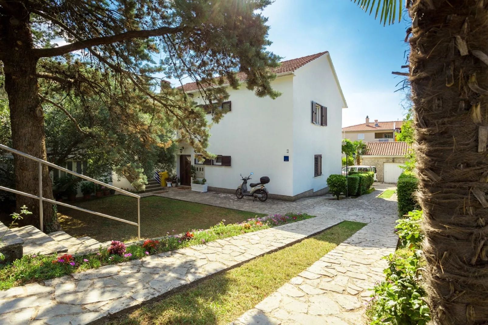 Apartment Marija-Buitenkant zomer