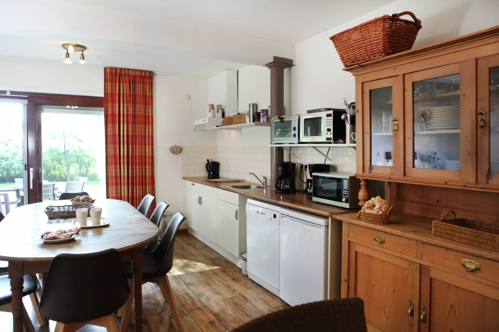 Appartement De Dorsvloer-Keuken