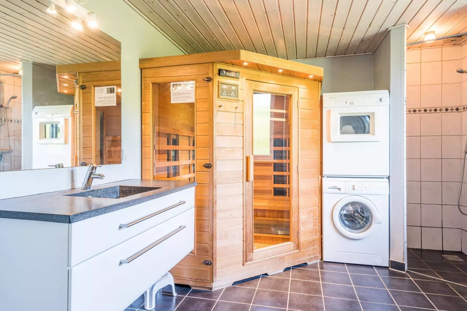 10 persoons vakantie huis in Hemmet-Sauna