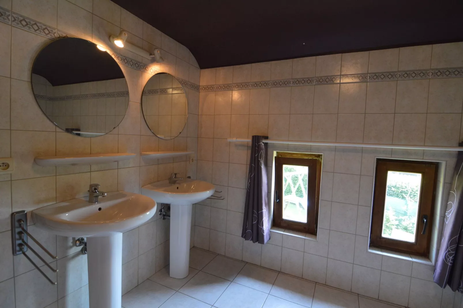Les Vieilles Pierres-Badkamer