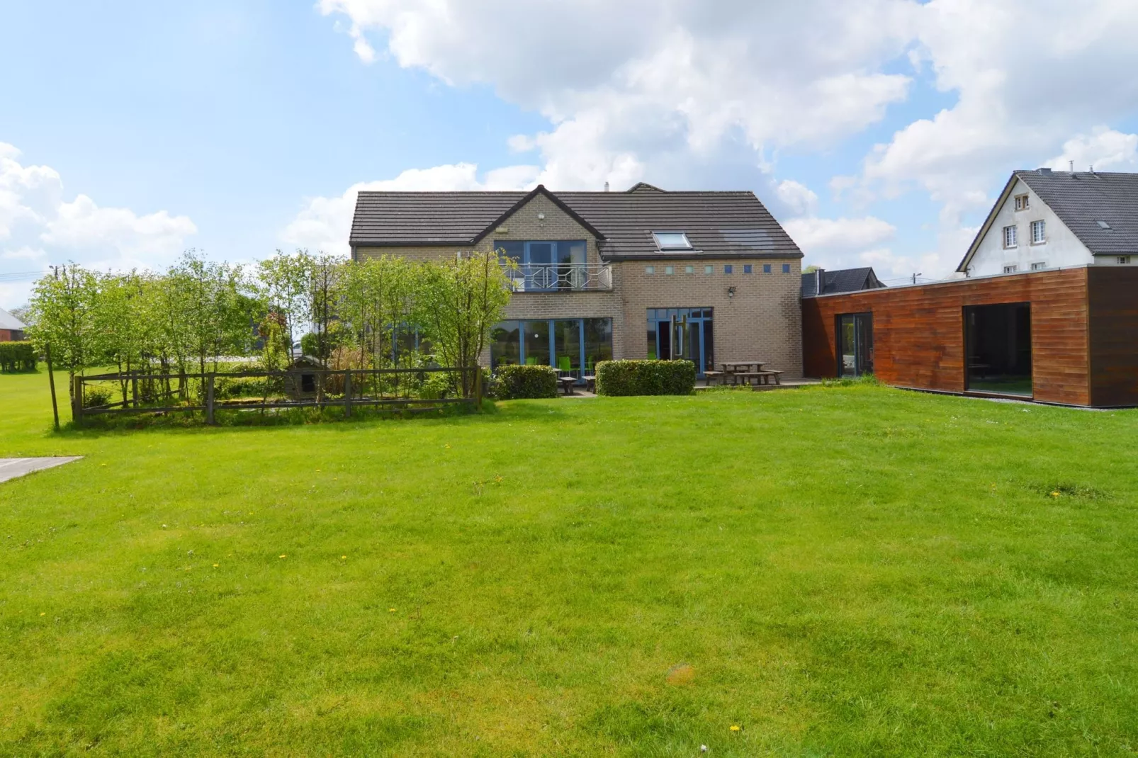 Residence Maxime-Buitenkant zomer