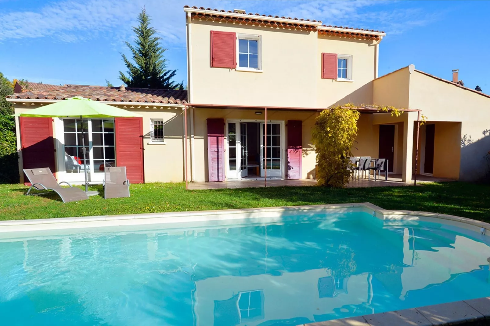 Le Clos Savornin 3-Buitenkant zomer