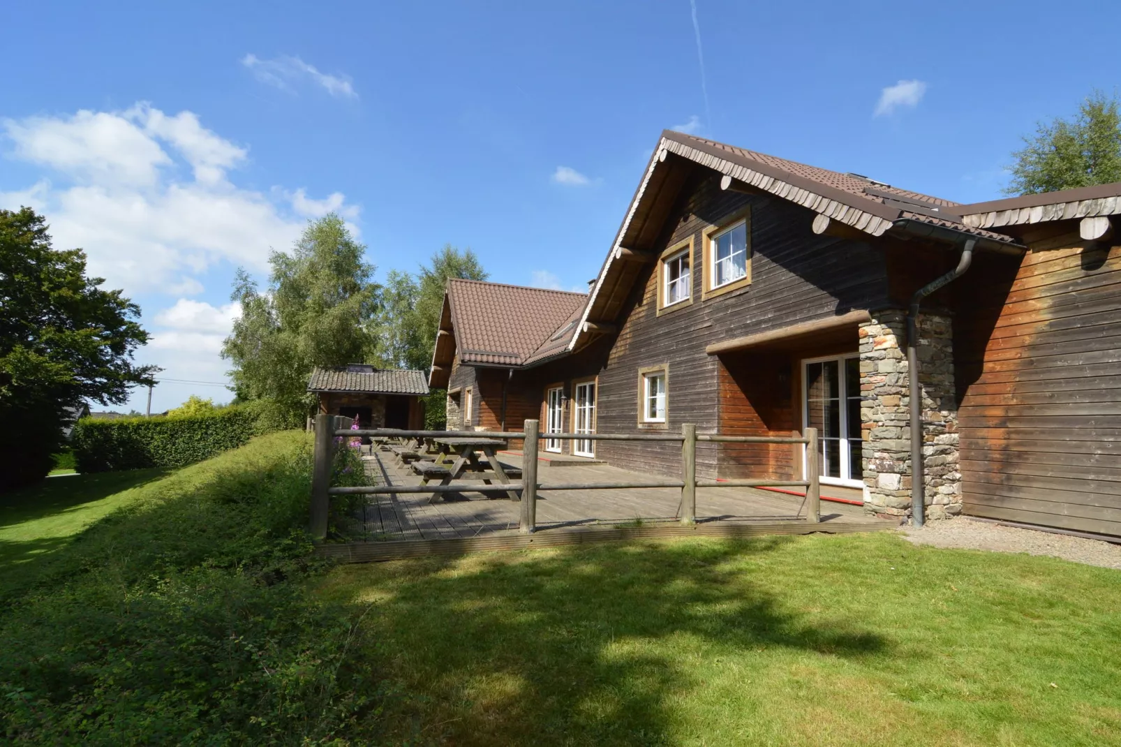 Le Refuge des Bergers-Buitenkant zomer