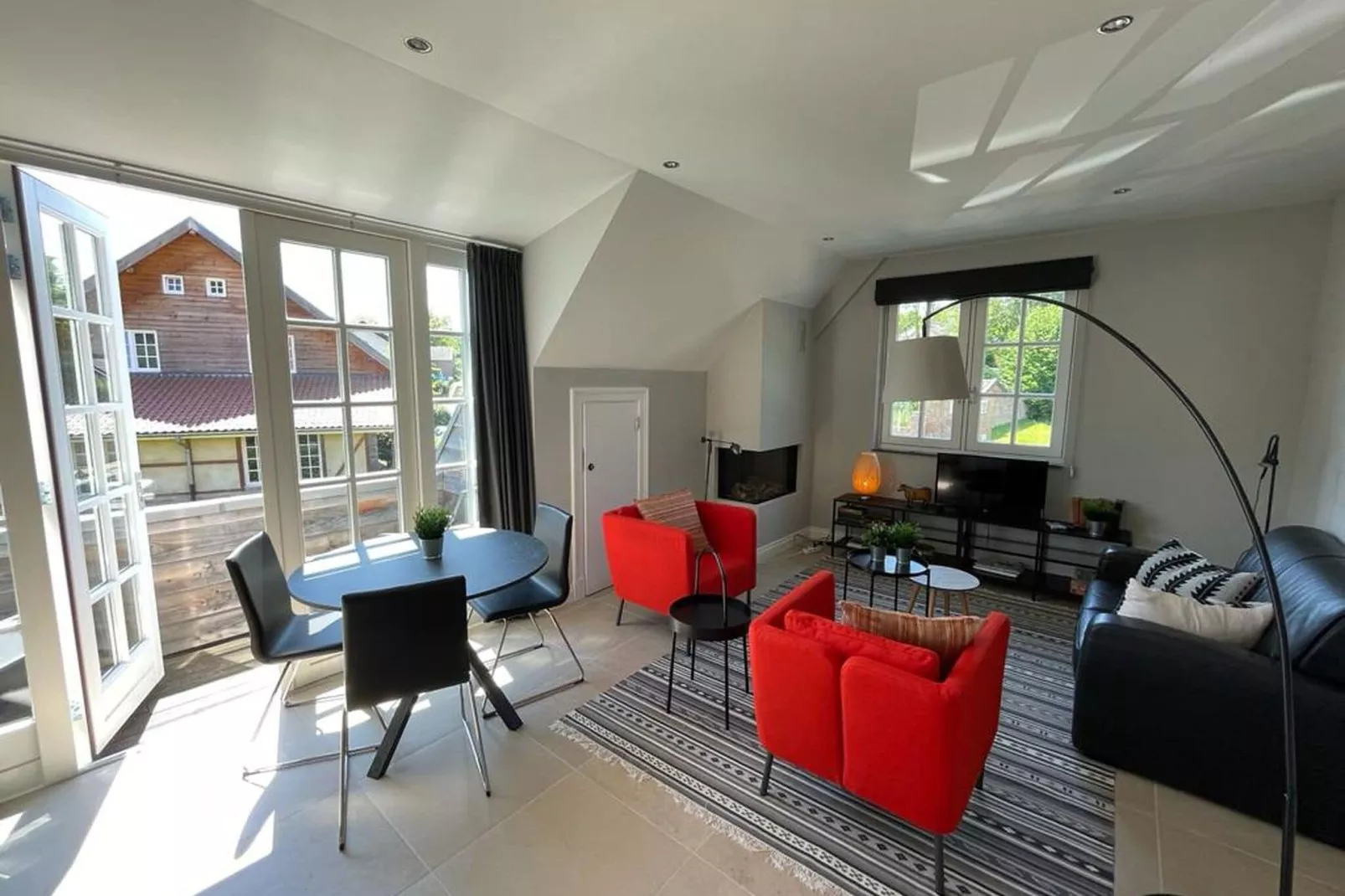 Residentie Heesdael - Suite B boven-Eetkamer