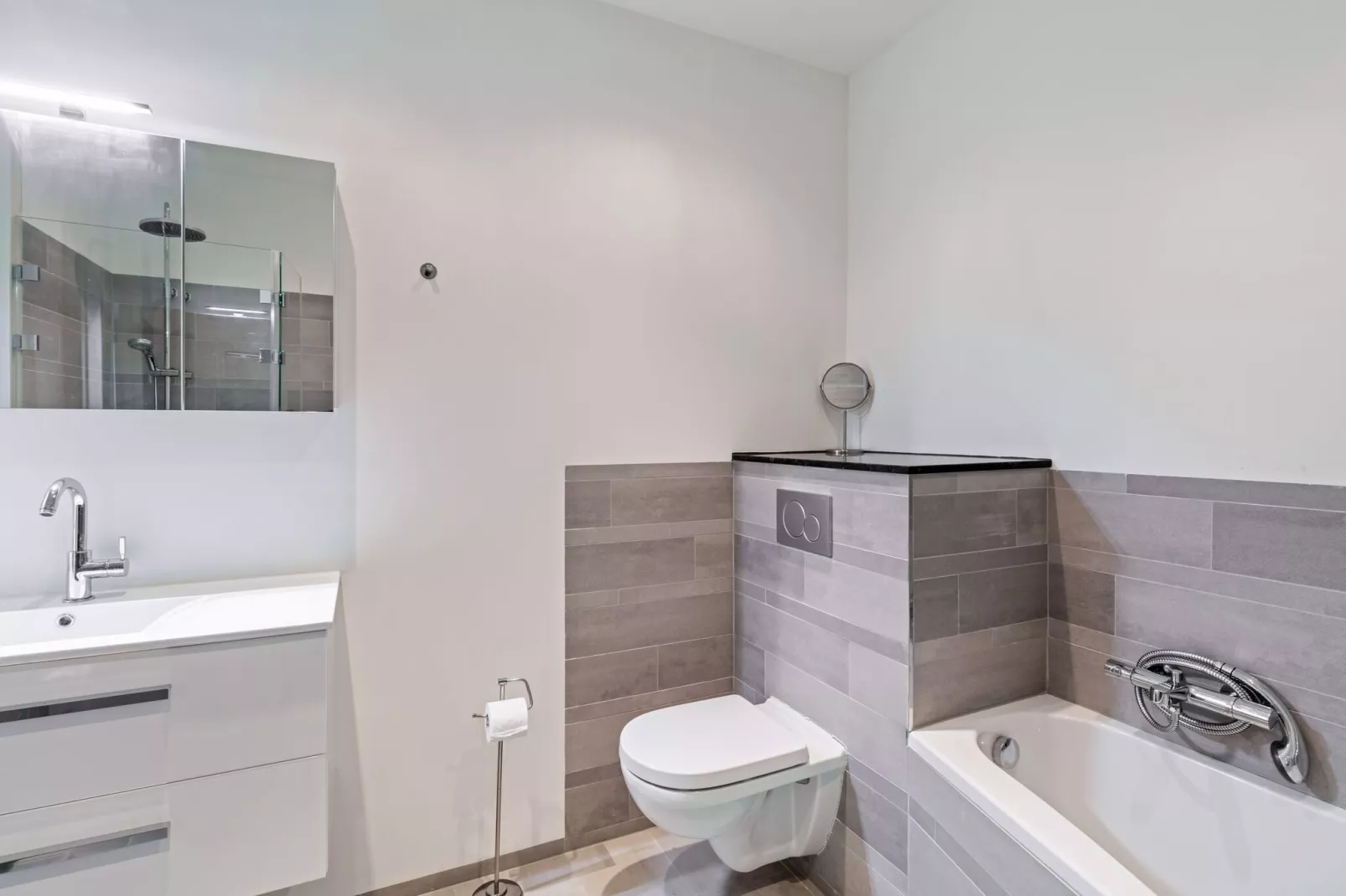 Residentie Heesdael - Suite B boven-Badkamer