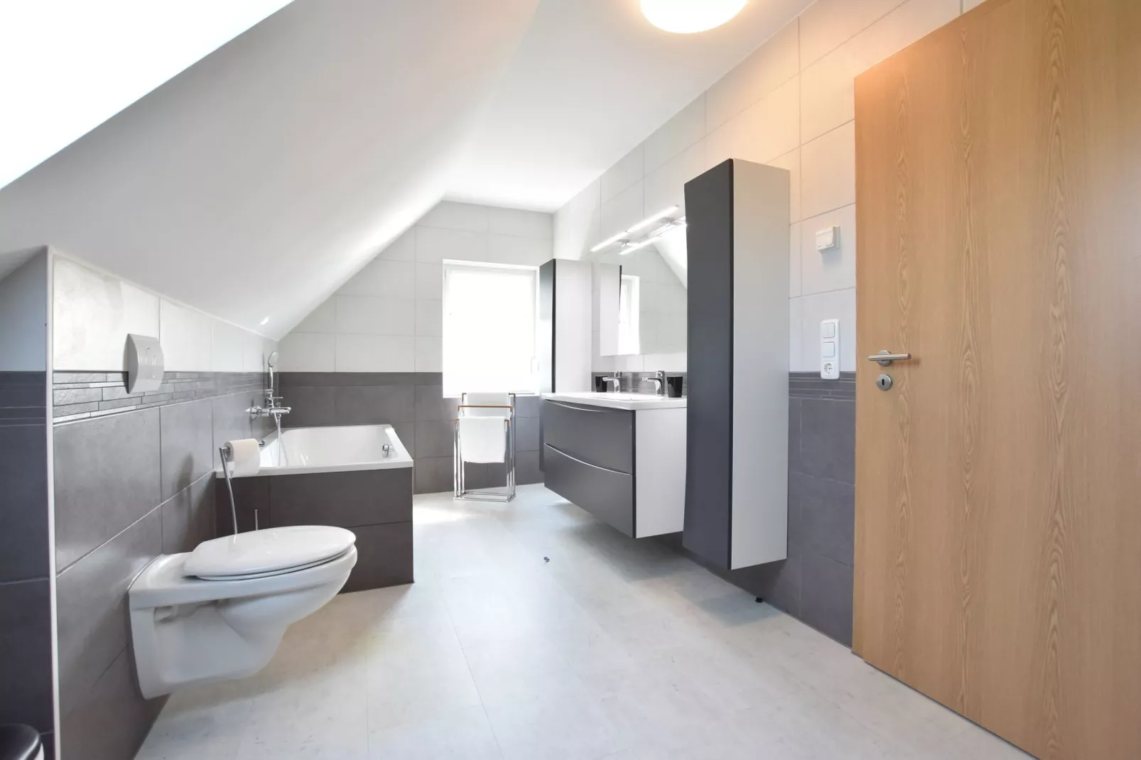 Ferienhaus nahe Insel Poel mit Kamin Terrasse und Garten-Badkamer