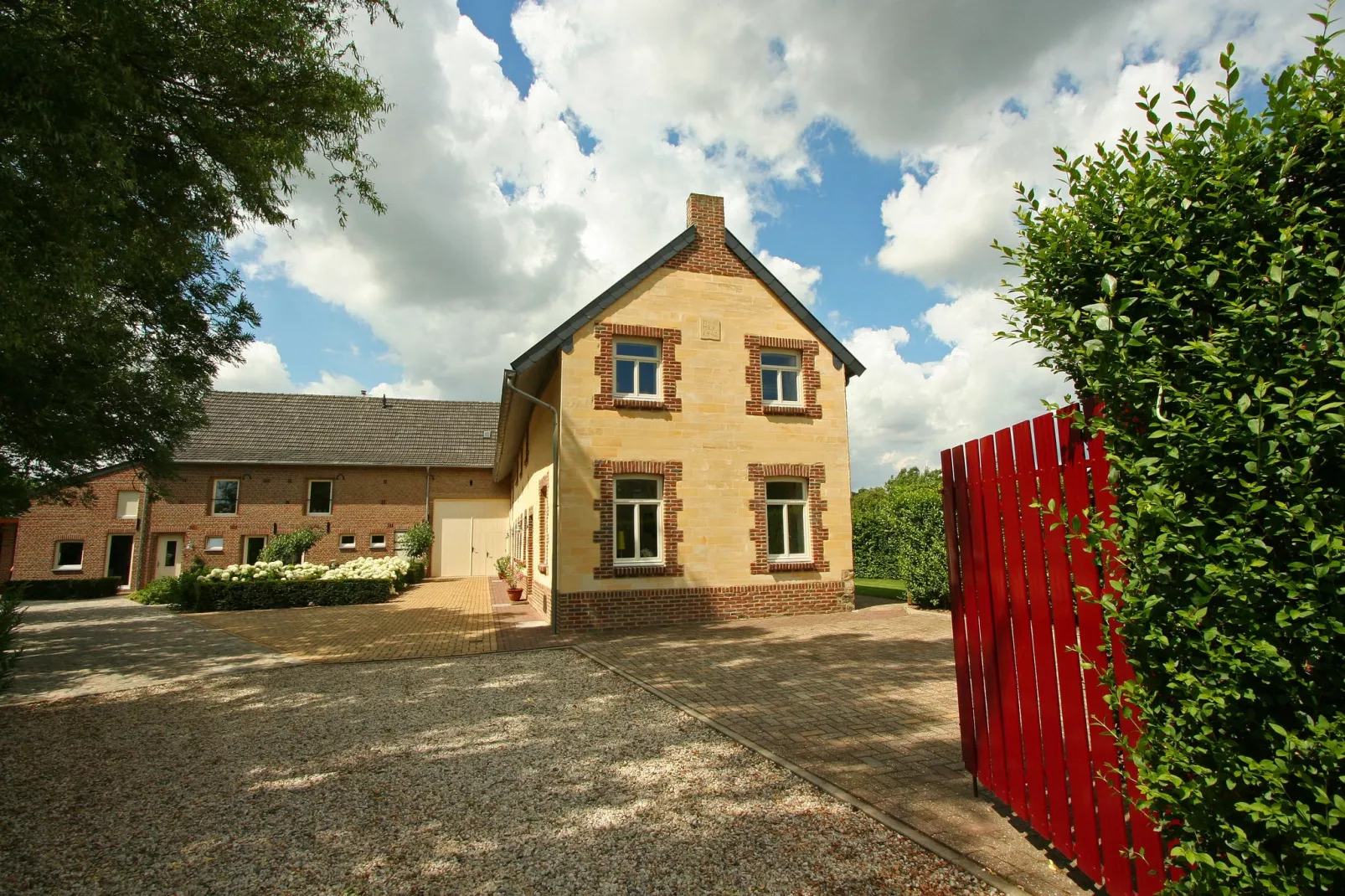 Hoeve in gunne winkel 1 en 2