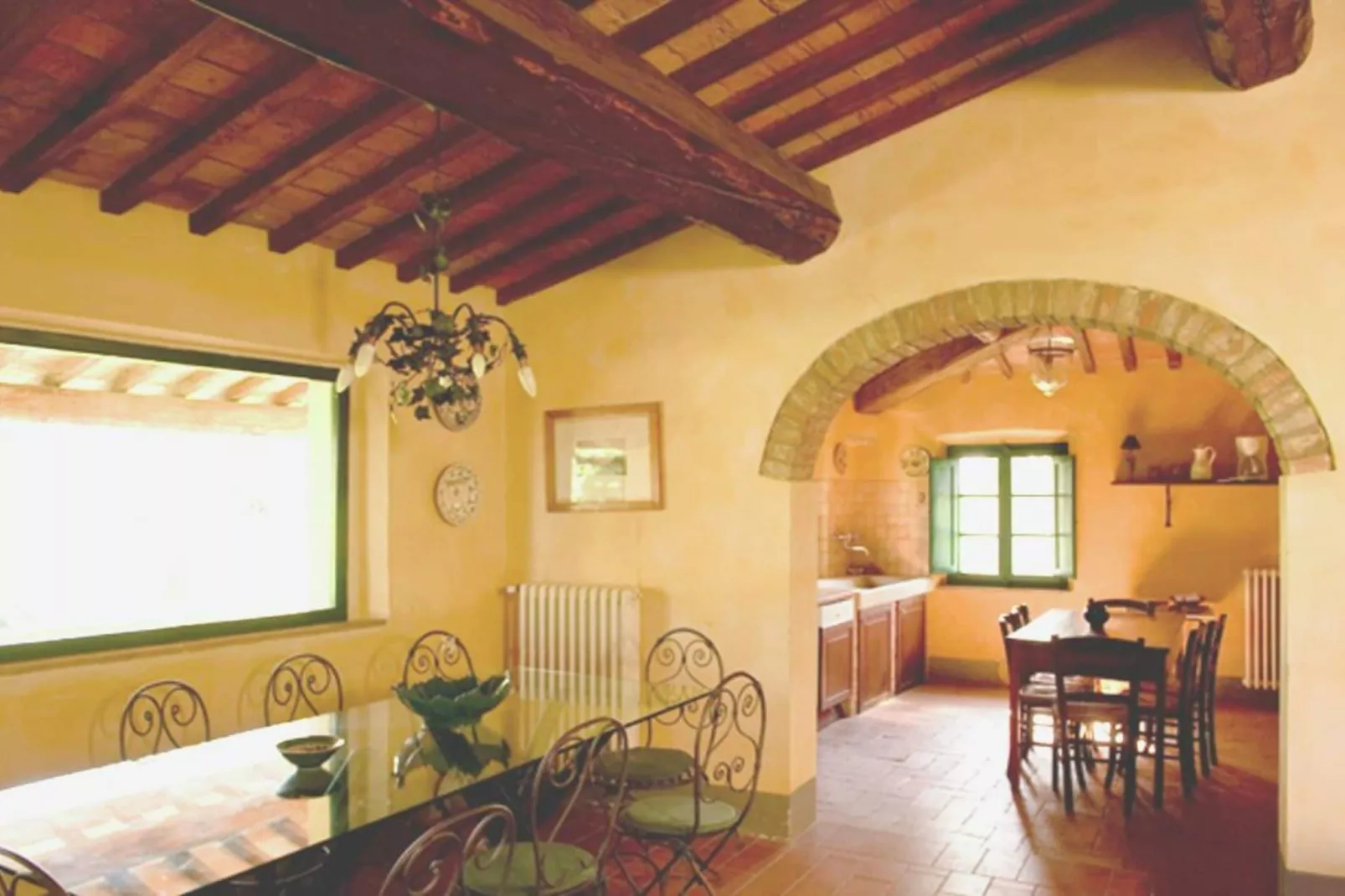 Villa Oliva-Eetkamer