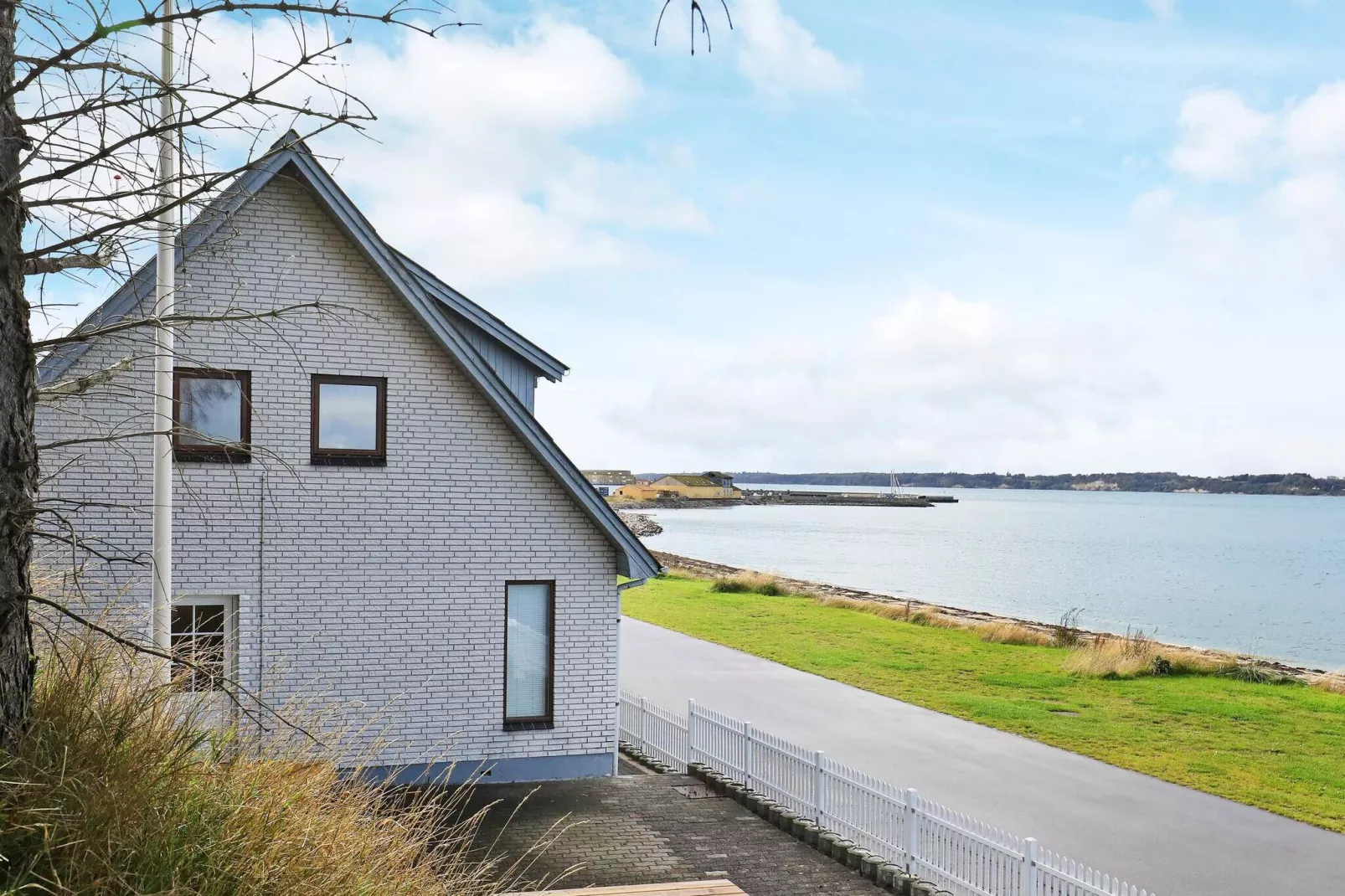 Kusttoevlucht in Hvalpsund-By Traum-Waterzicht