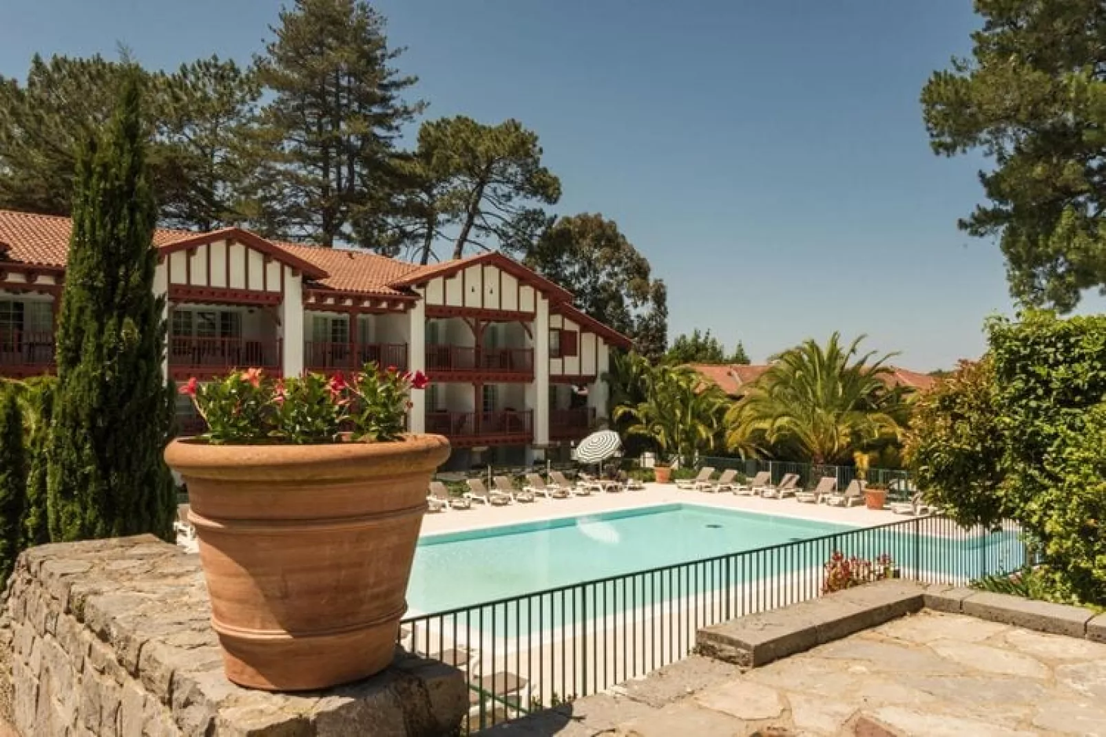 poolofhouse