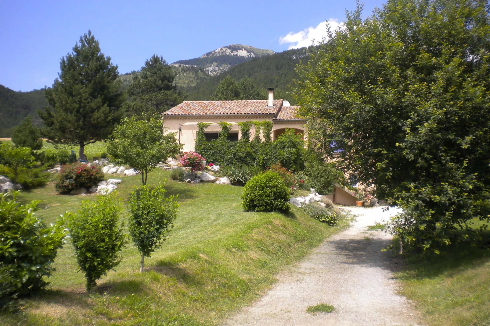 Maison de vacances - MARIGNAC-EN-DIOIS-Buitenkant zomer