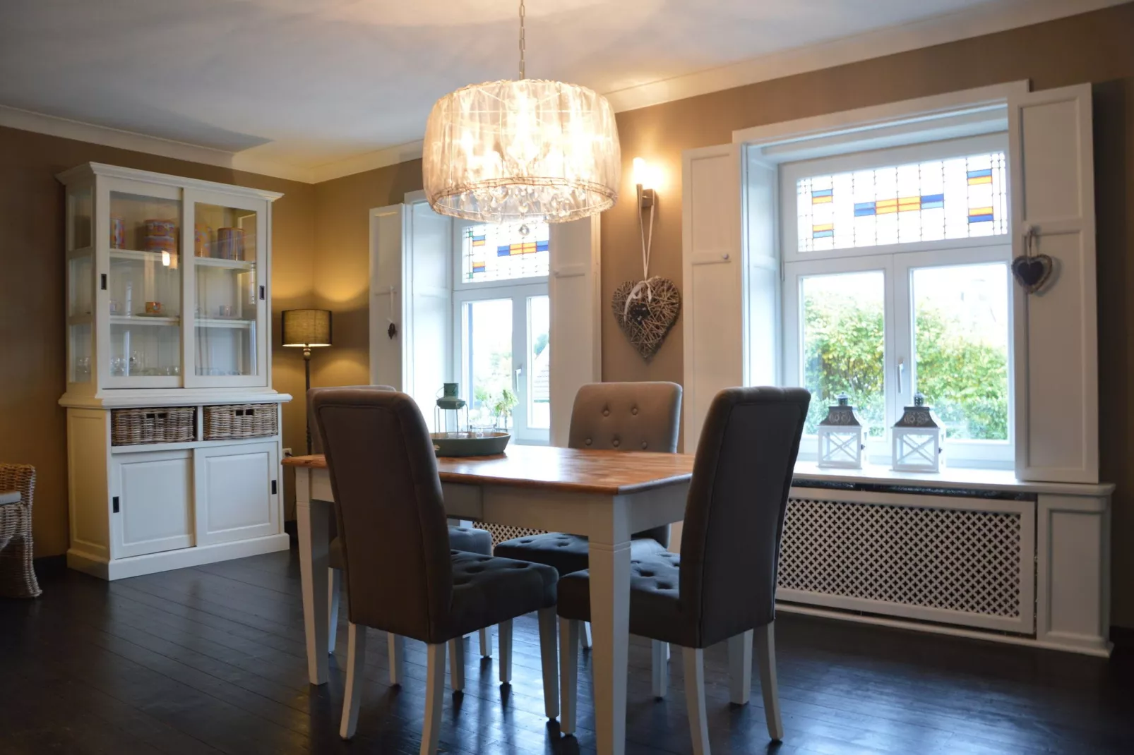Maasheuvel-Eetkamer