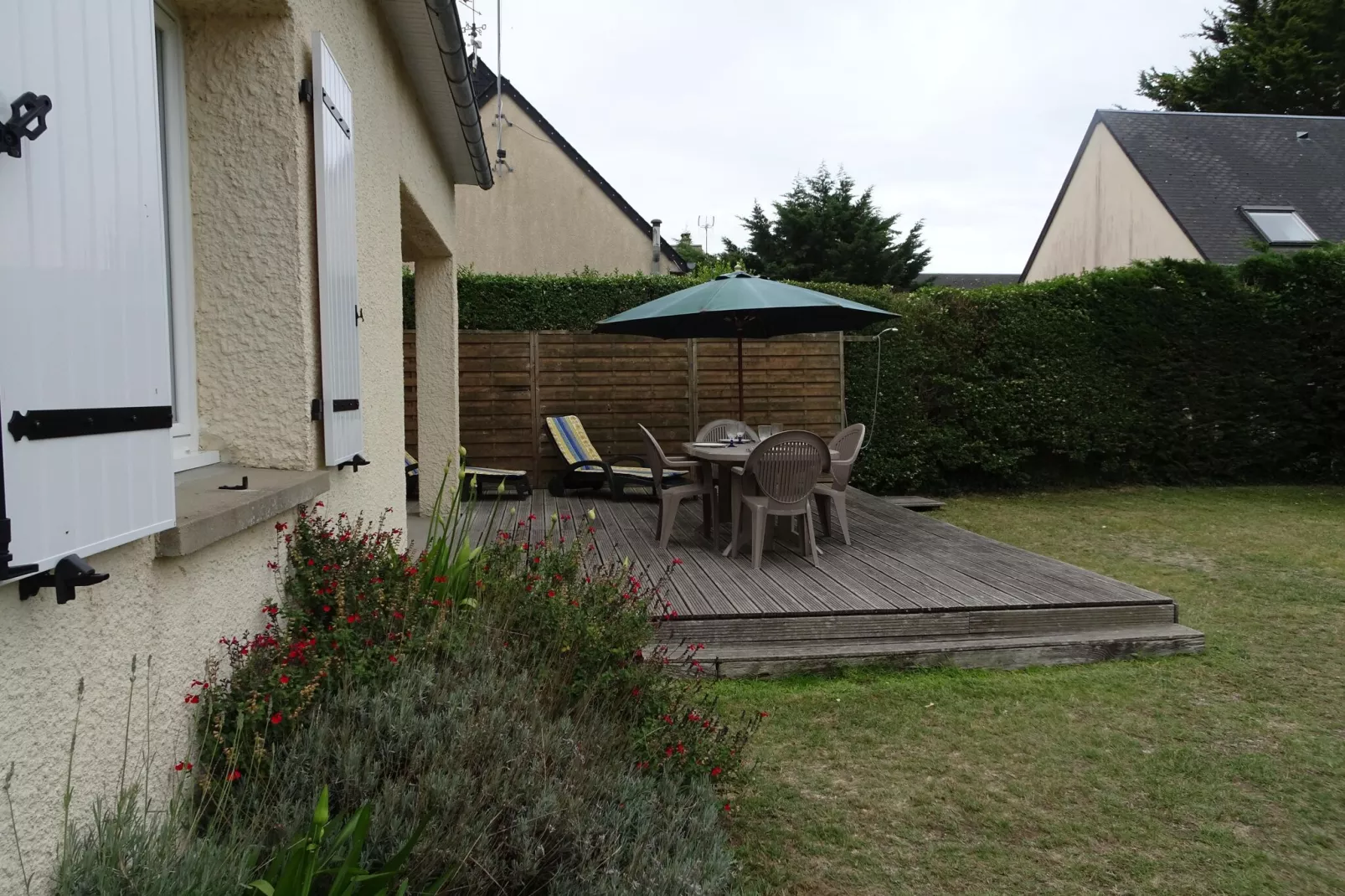 Holiday home Portbail-Tuinen zomer