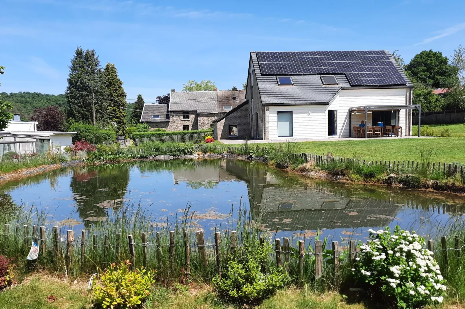 Les Coteaux du Lac-Tuinen zomer