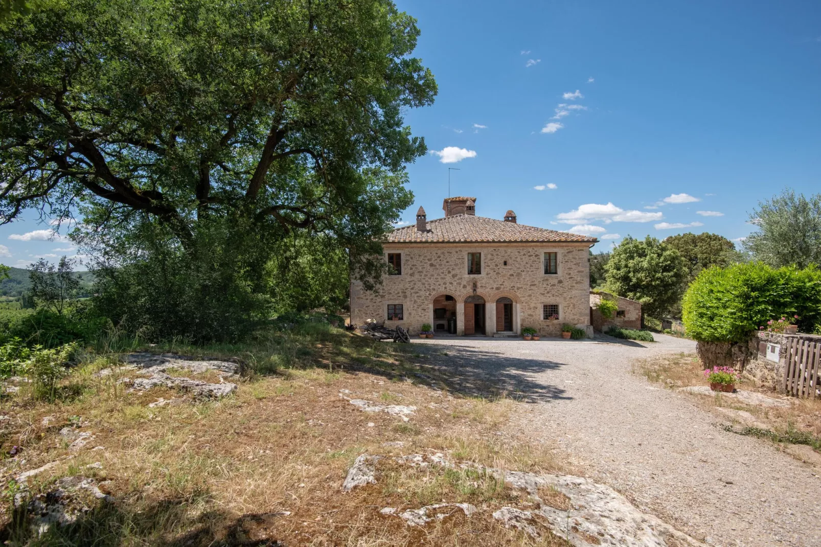 Rustiek appartement in Rapolano Terme met zwembad