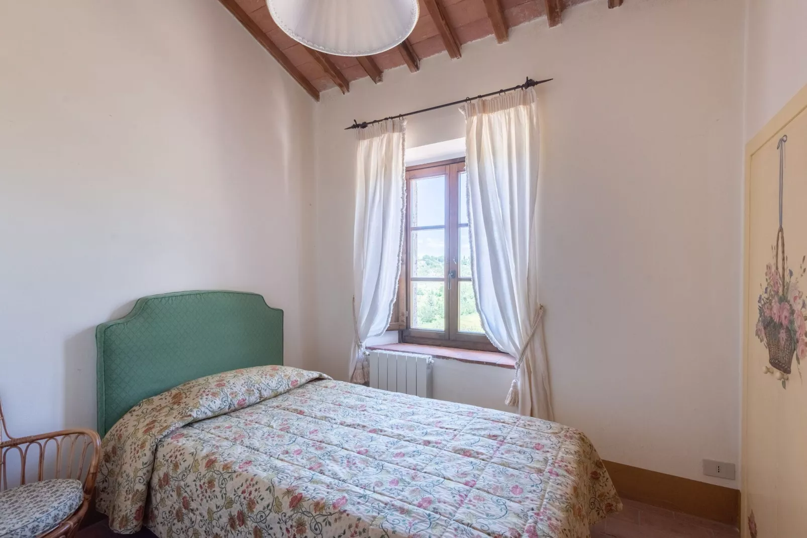 Rustiek appartement in Rapolano Terme met zwembad - Slaapkamer