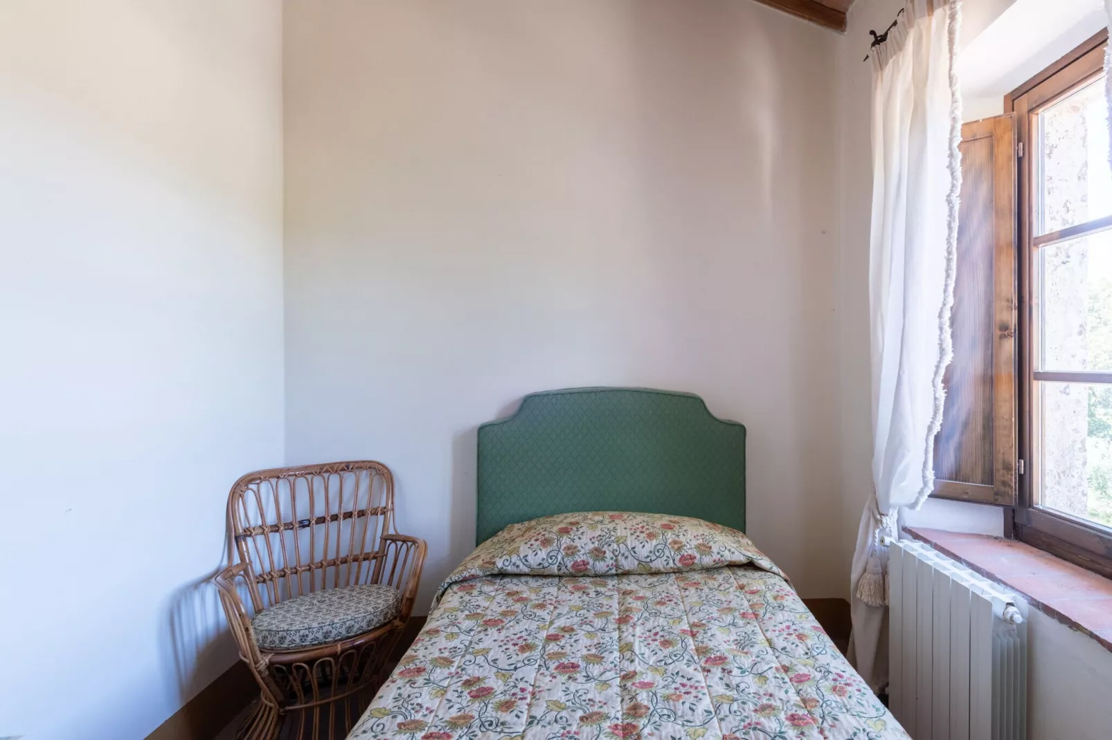 Rustiek appartement in Rapolano Terme met zwembad - Slaapkamer