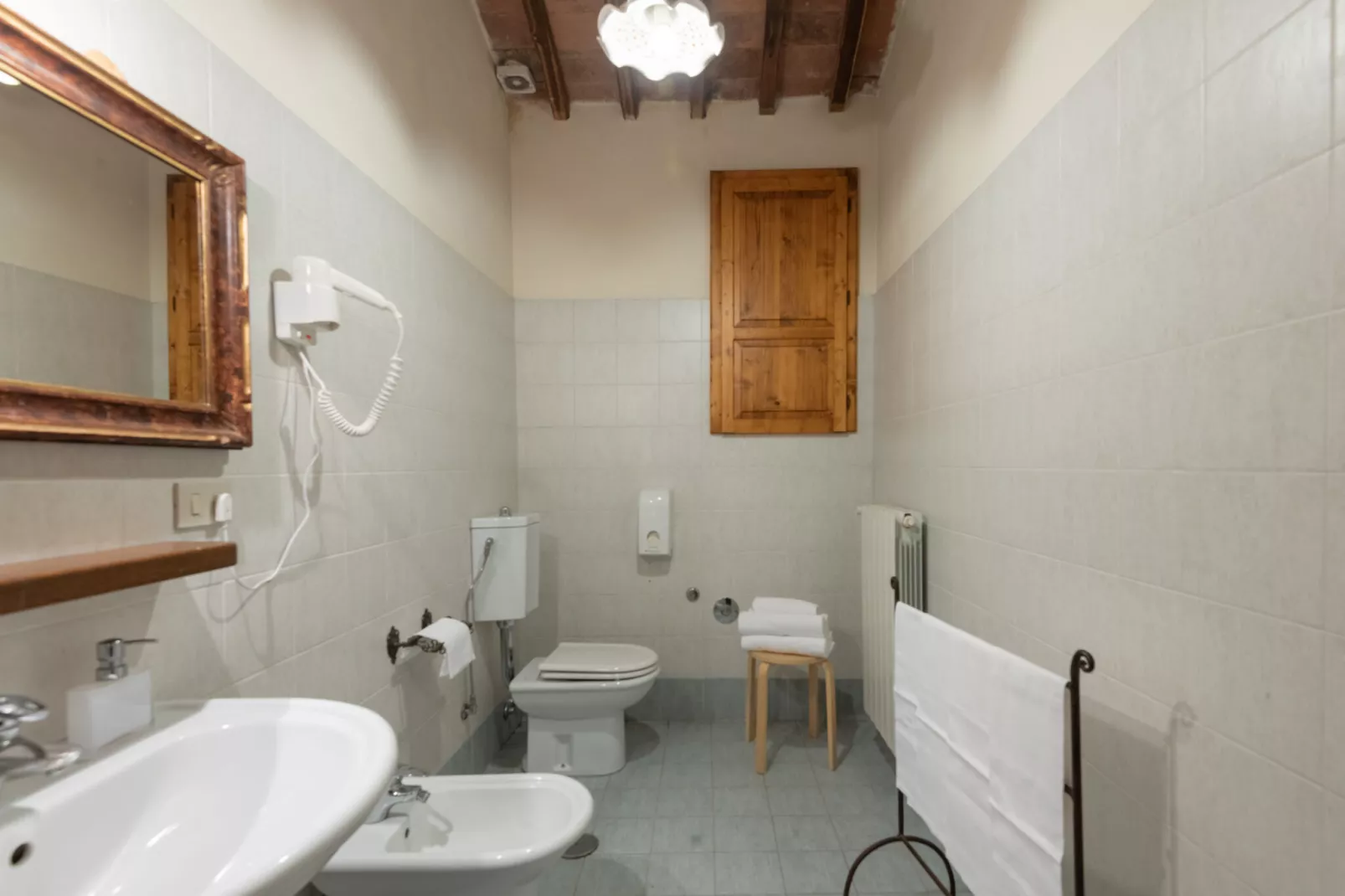 Rustiek appartement in Rapolano Terme met zwembad - Badkamer