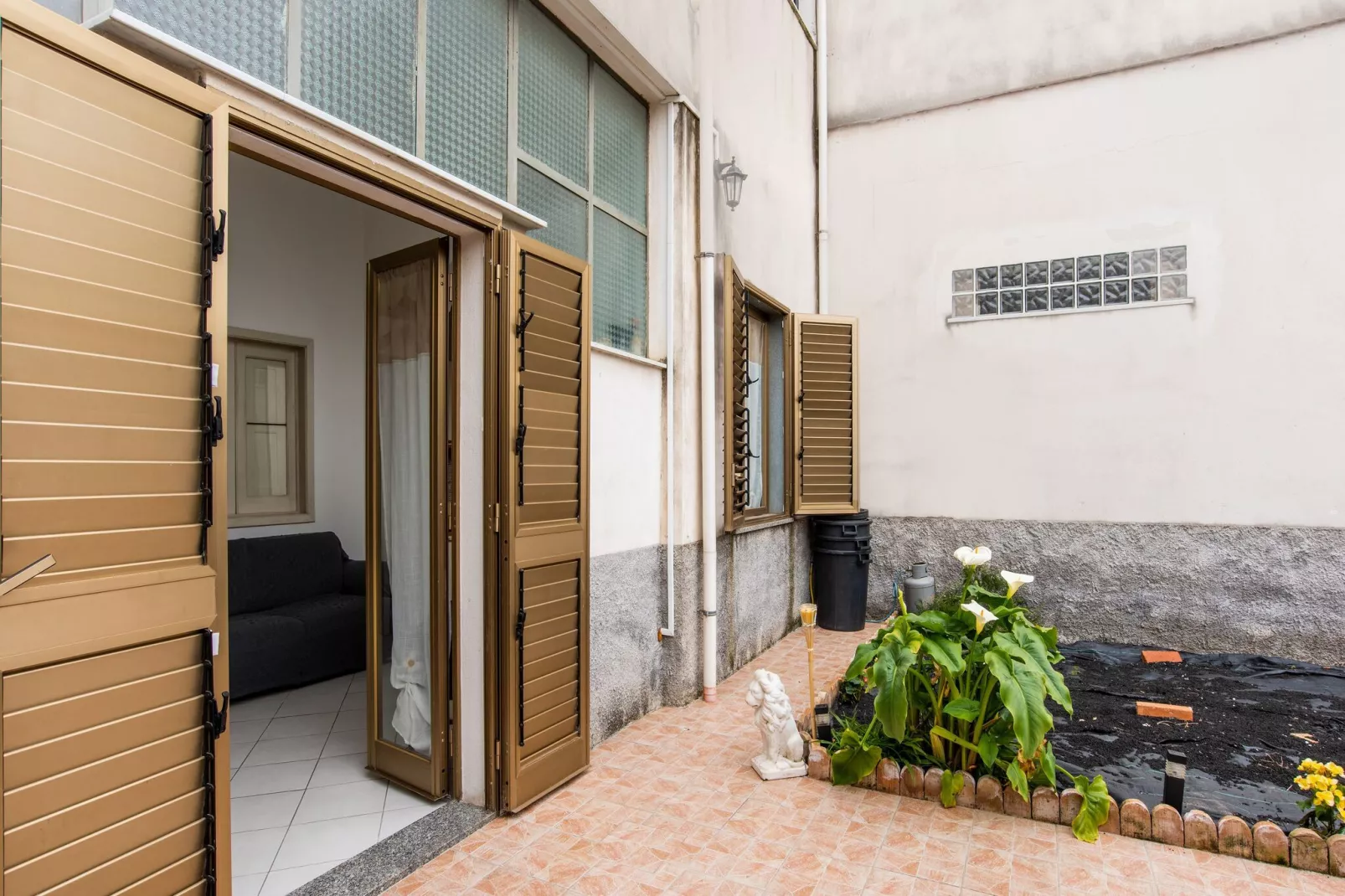 MONFORTE CASA SICILIA - Hal-ontvangst