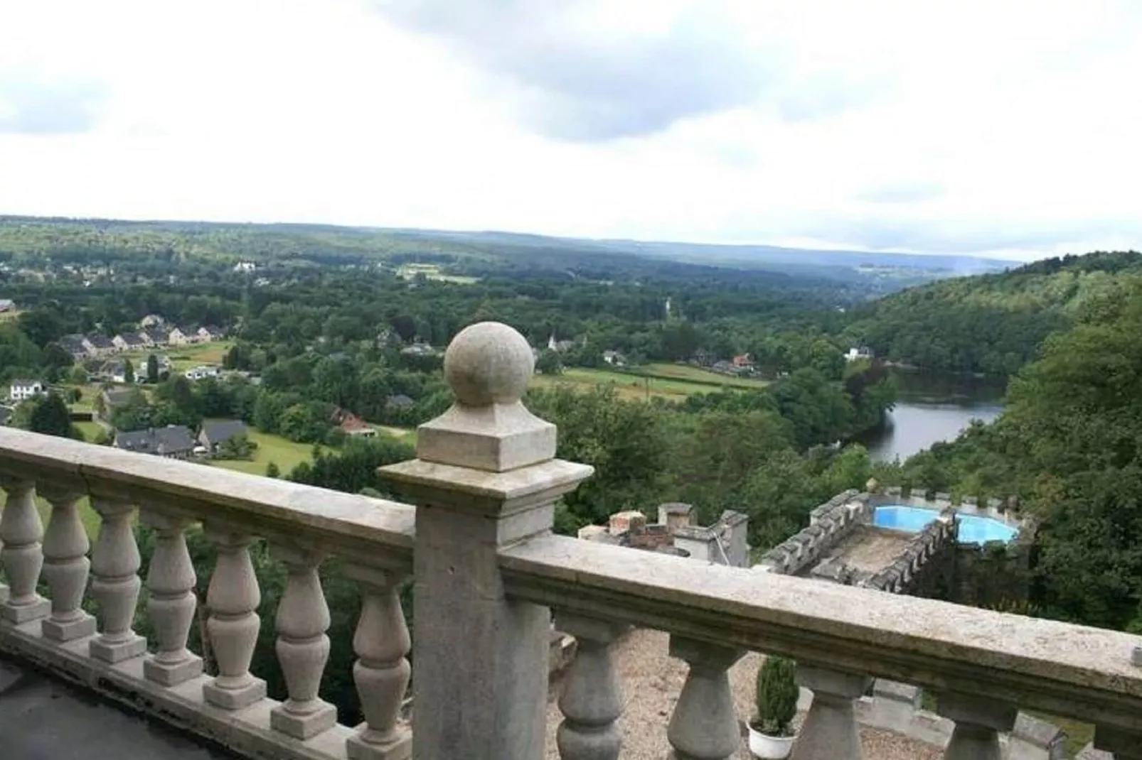 Le Chateau de Balmoral - 22 pers-Uitzicht zomer
