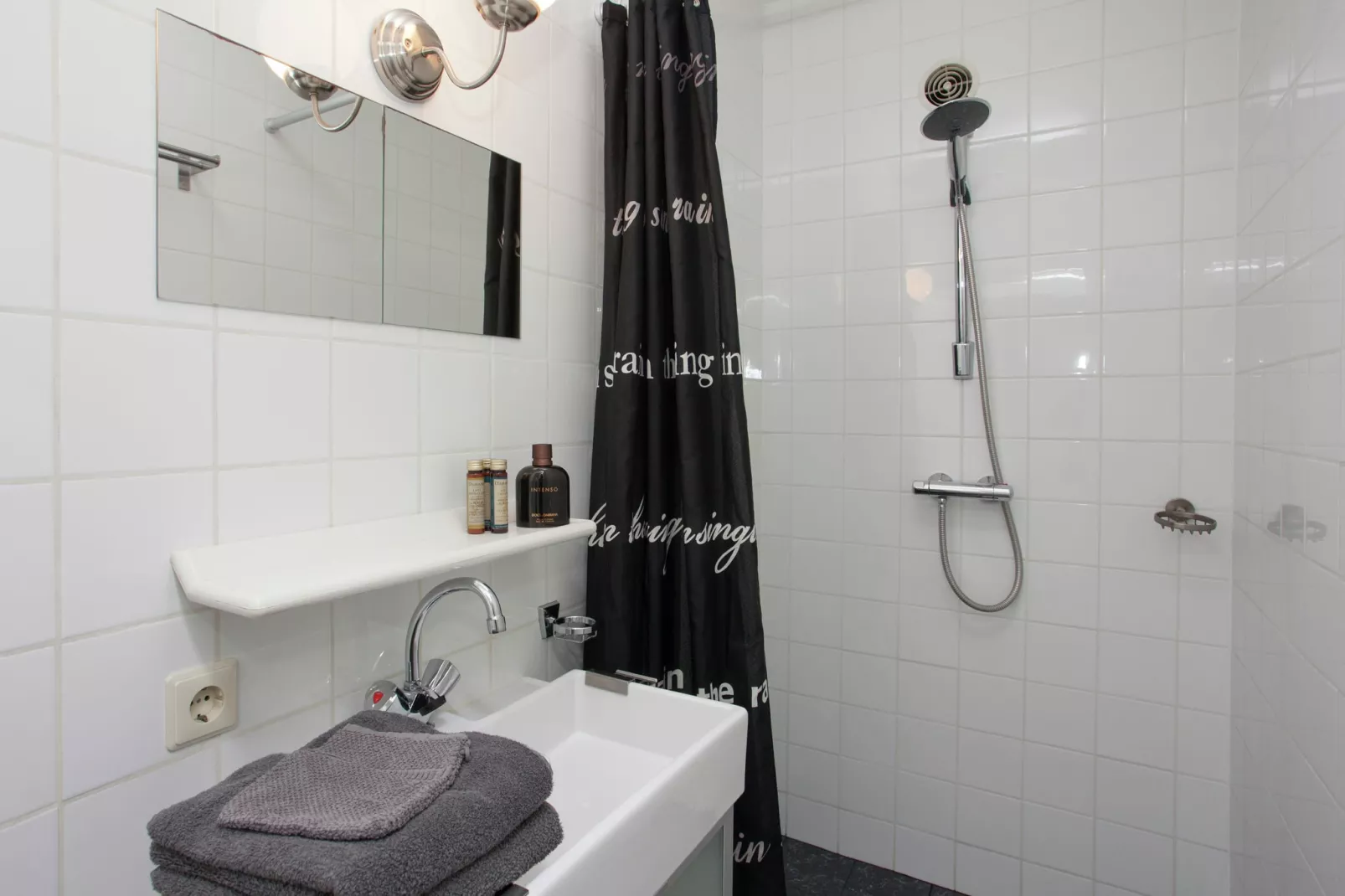Gezellig appartement in Nederland dicht bij het strand-Badkamer