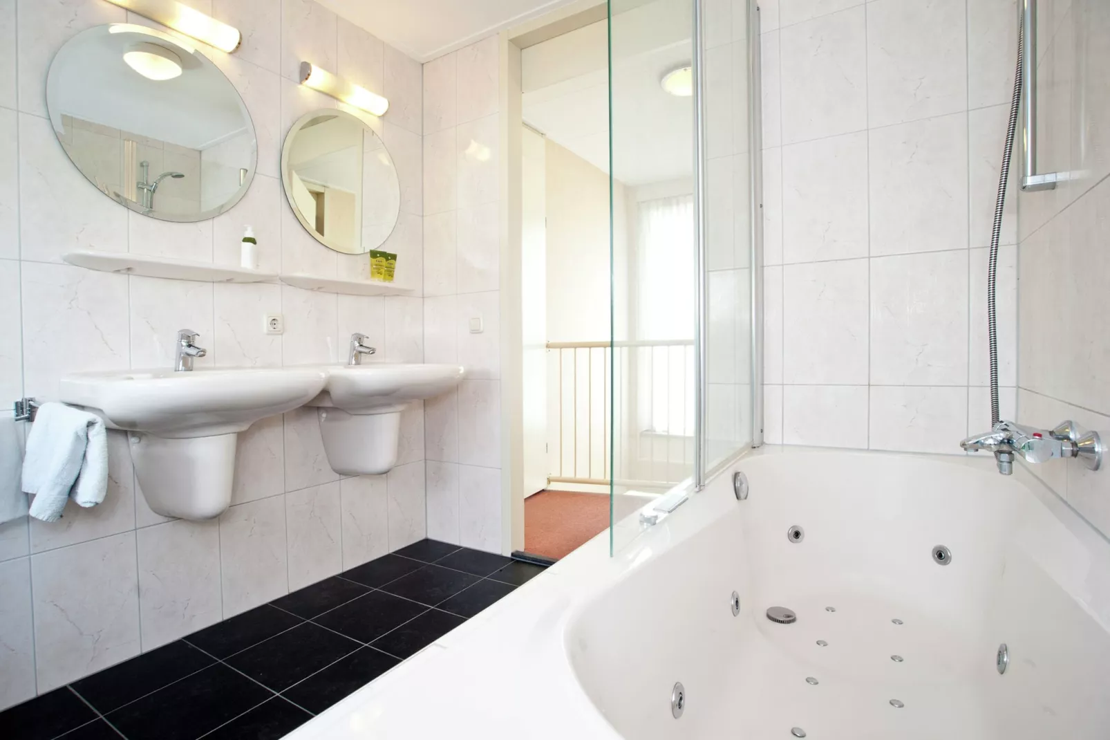 Garden Villa 4 pers-Badkamer