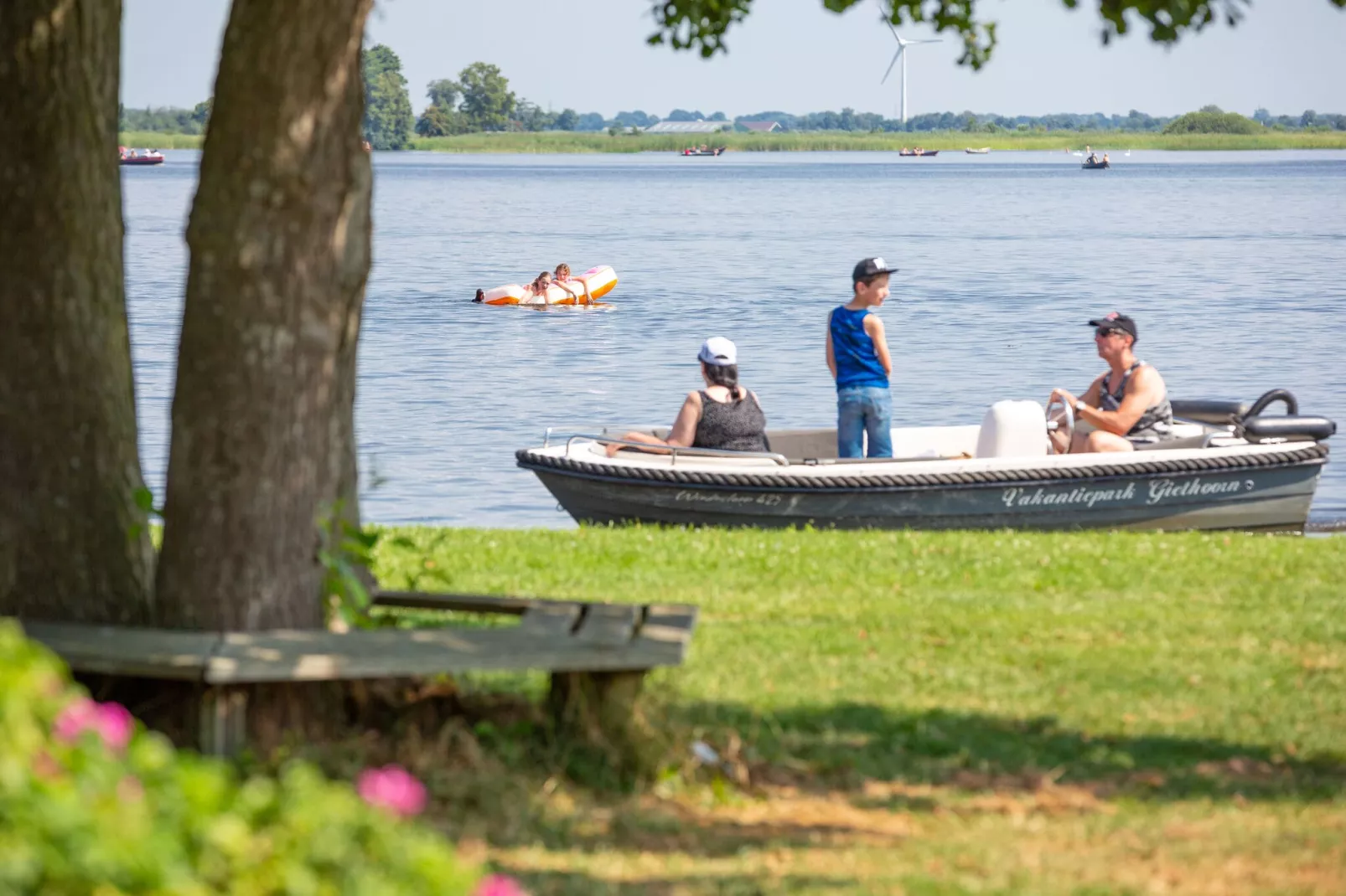 Vakantiepark Giethoorn 12-Parkfaciliteiten
