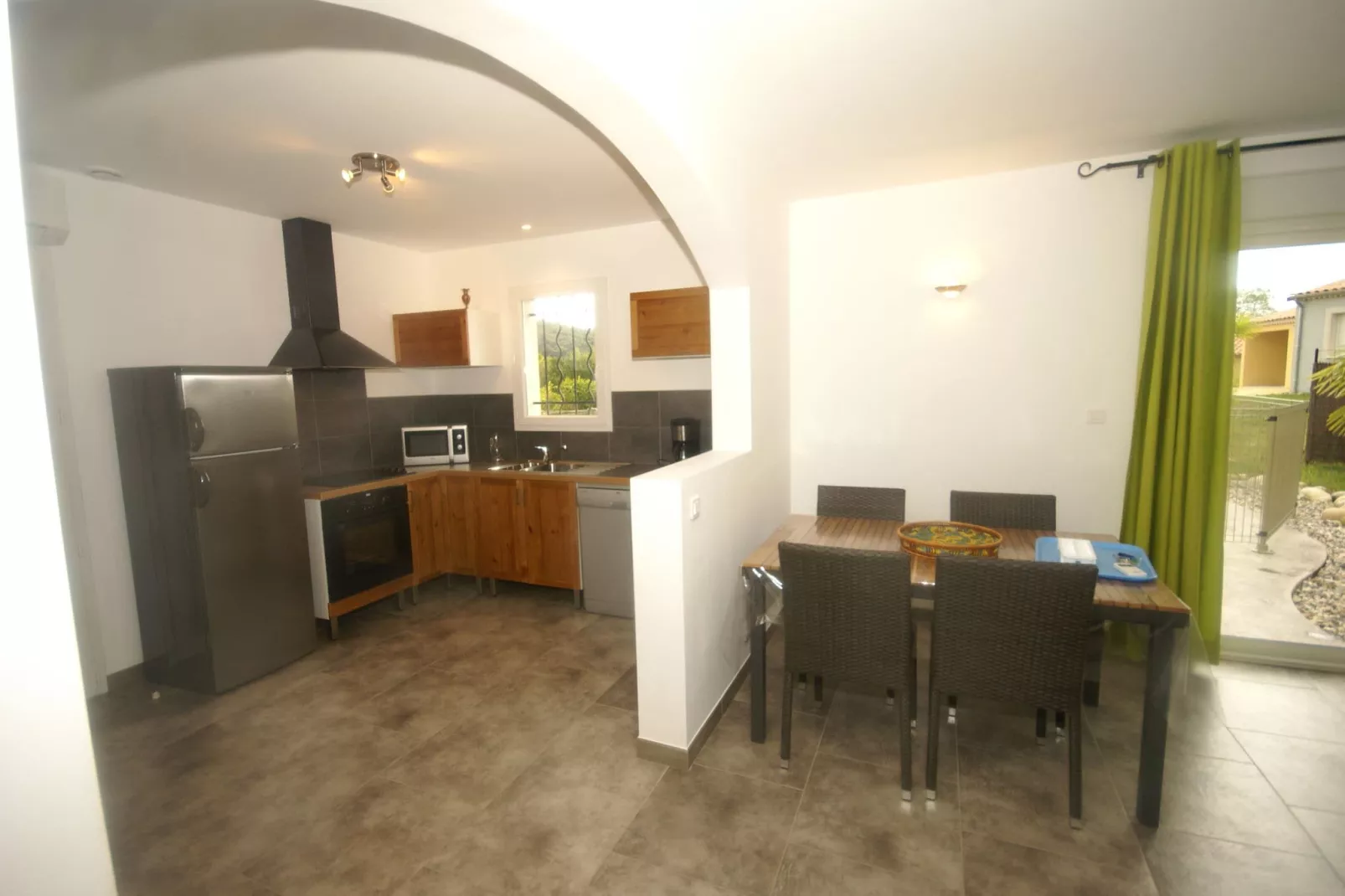 Sampzon Mimosa ou Iris - Eetkamer