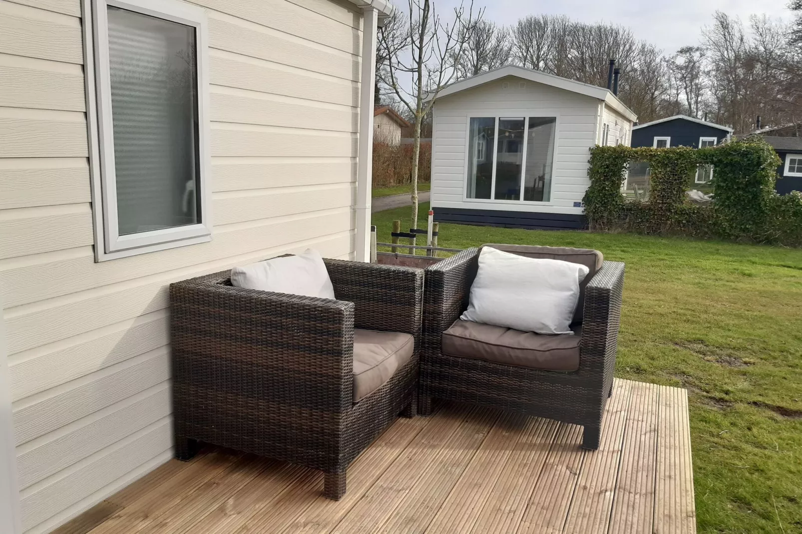 Recreatiepark Wiringherlant - Wiringher Chalet 83-Terrasbalkon