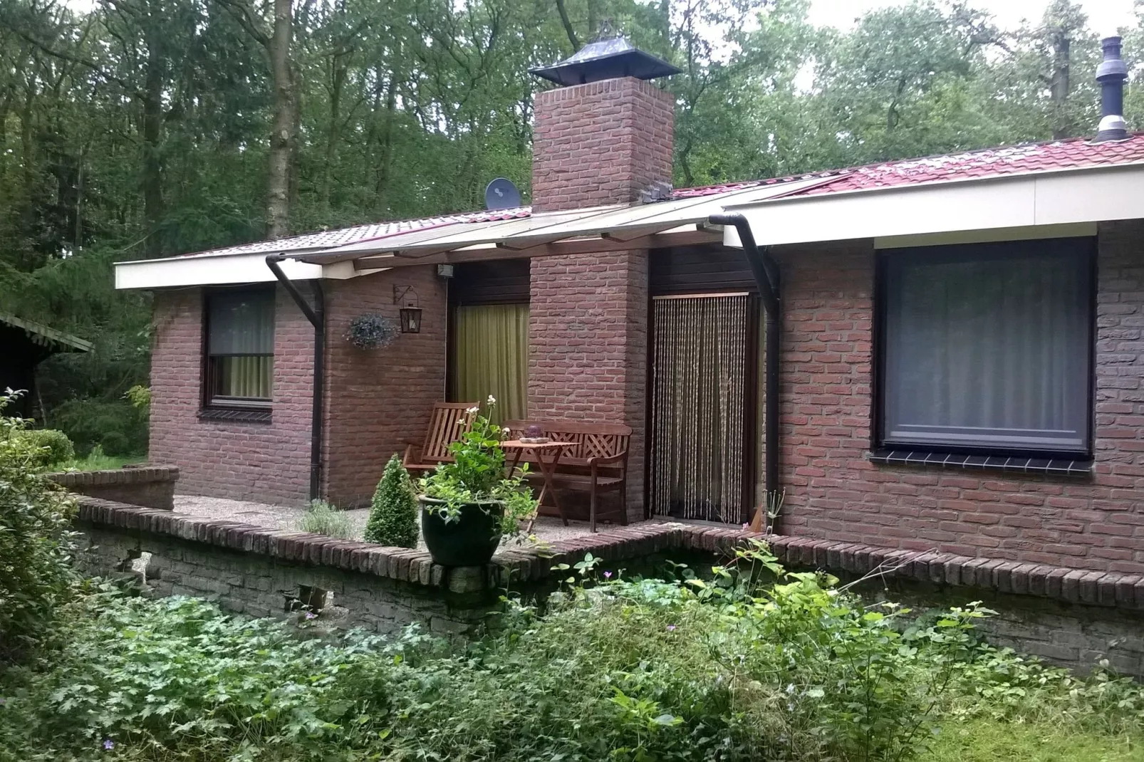 The Forest Cottage-Buitenkant zomer