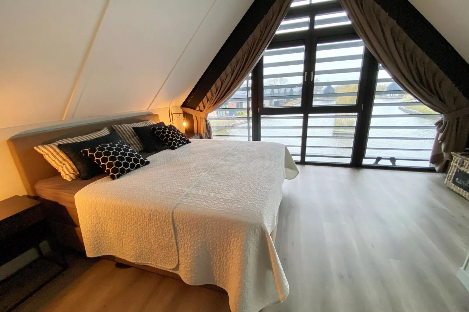Watervilla Acht-Slaapkamer