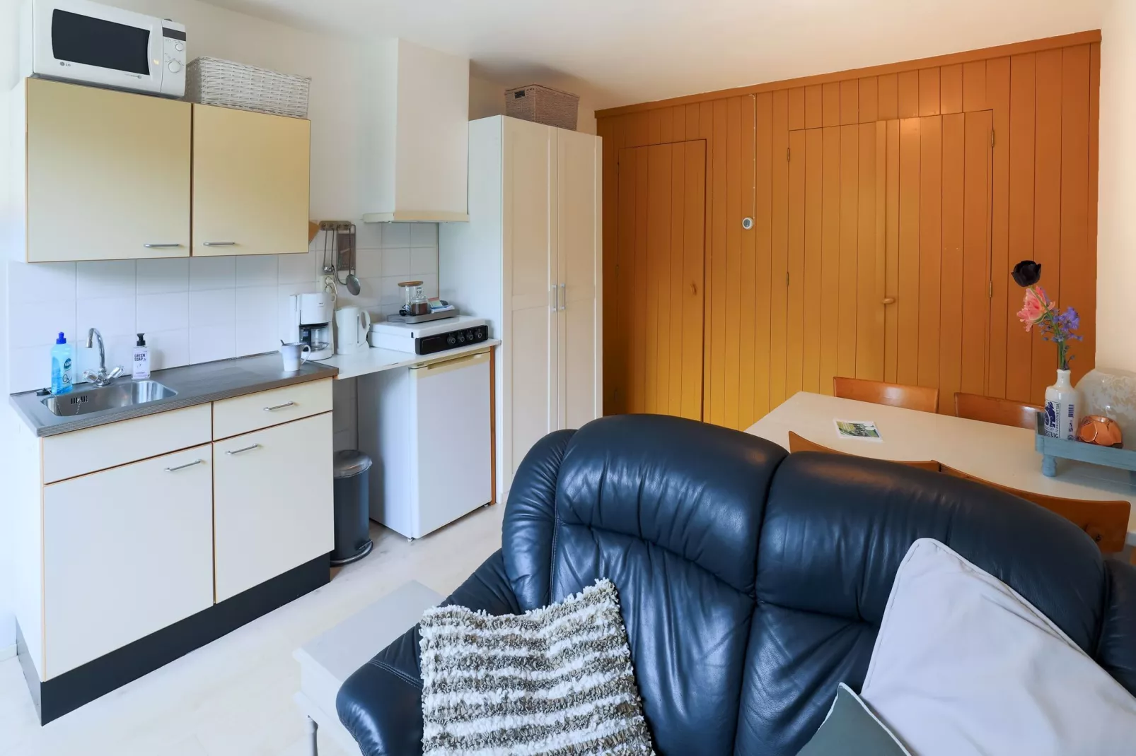 Op de Roemte Appartement 2-Keuken